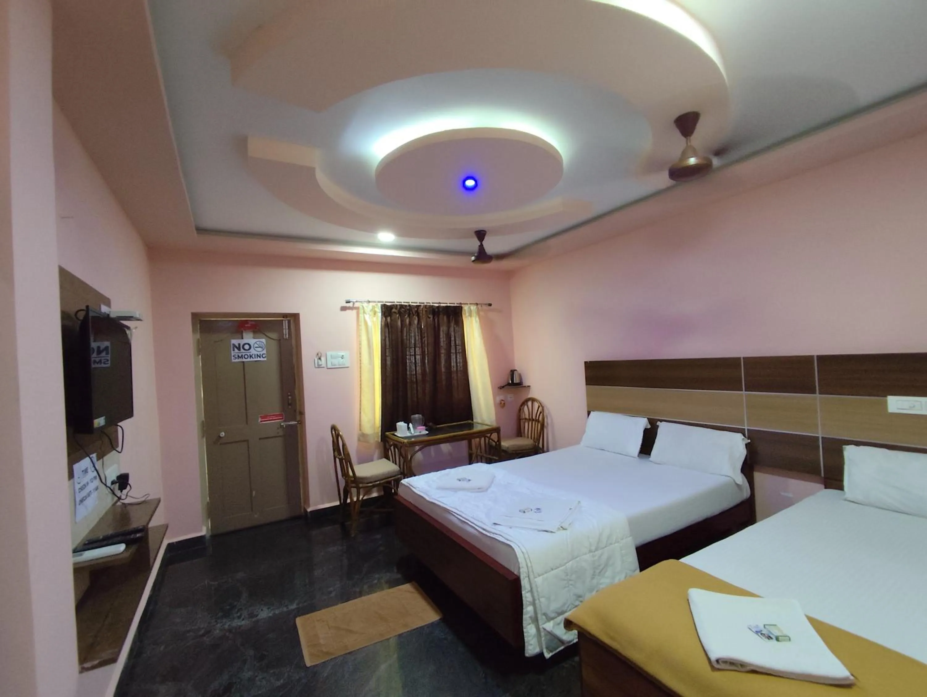Bedroom, Bed in Sri Murugan Beach Paradise Hotel