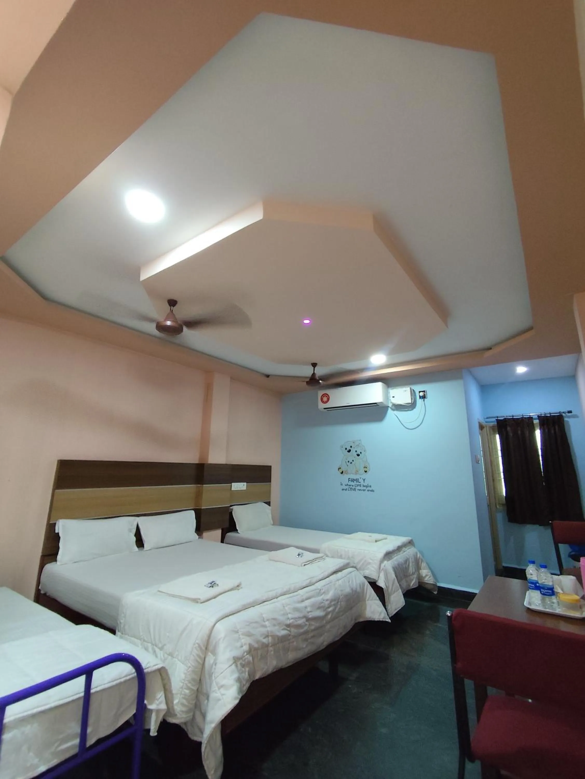 Bedroom, Bed in Sri Murugan Beach Paradise Hotel