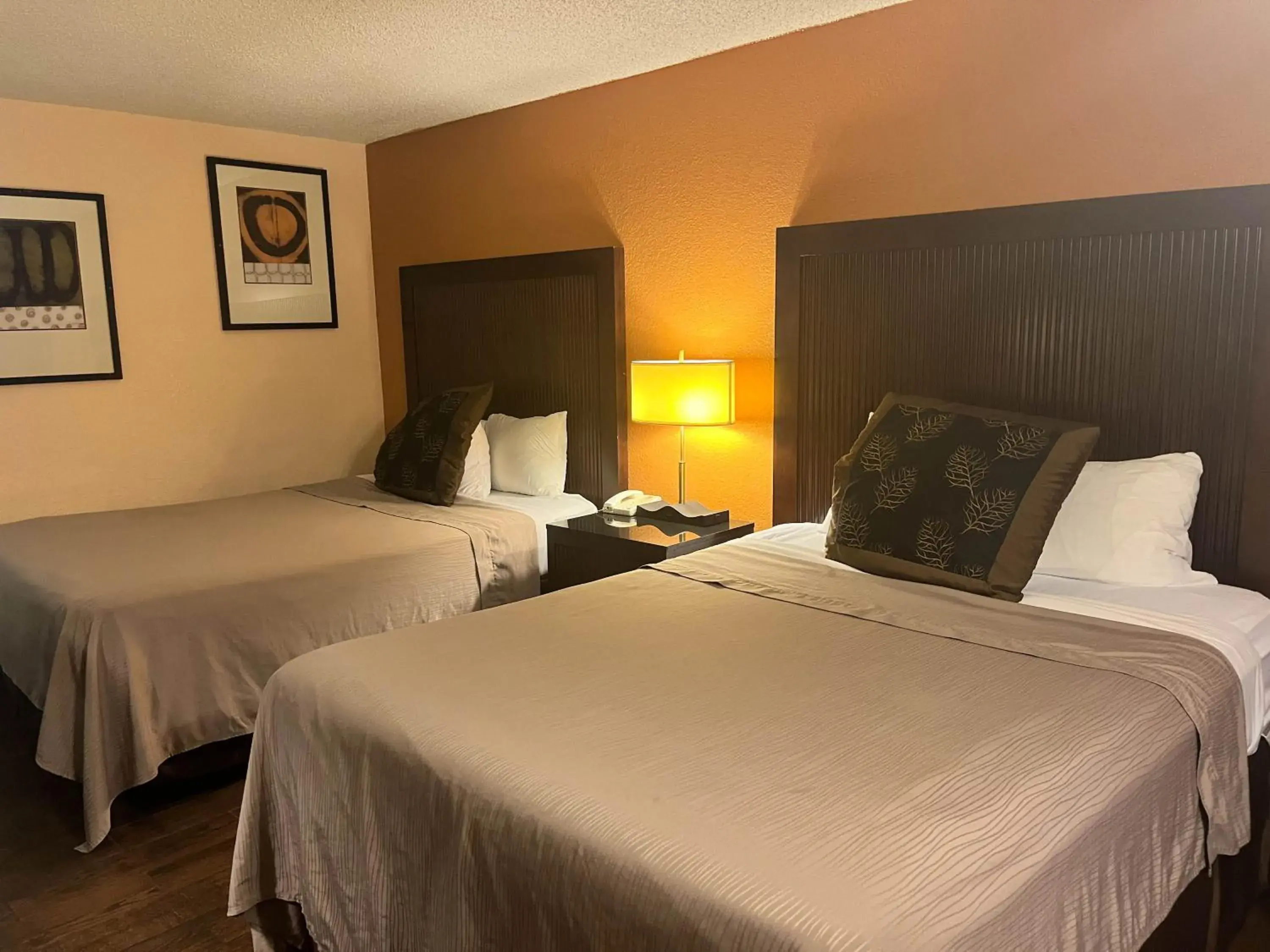 Queen Room with Two Queen Beds - single occupancy - Non-Smoking in Super 8 by Wyndham Deming NM Queen Room with Two Queen Beds - single occupancy - Non-Smoking in Super 8 by Wyndham Deming NM