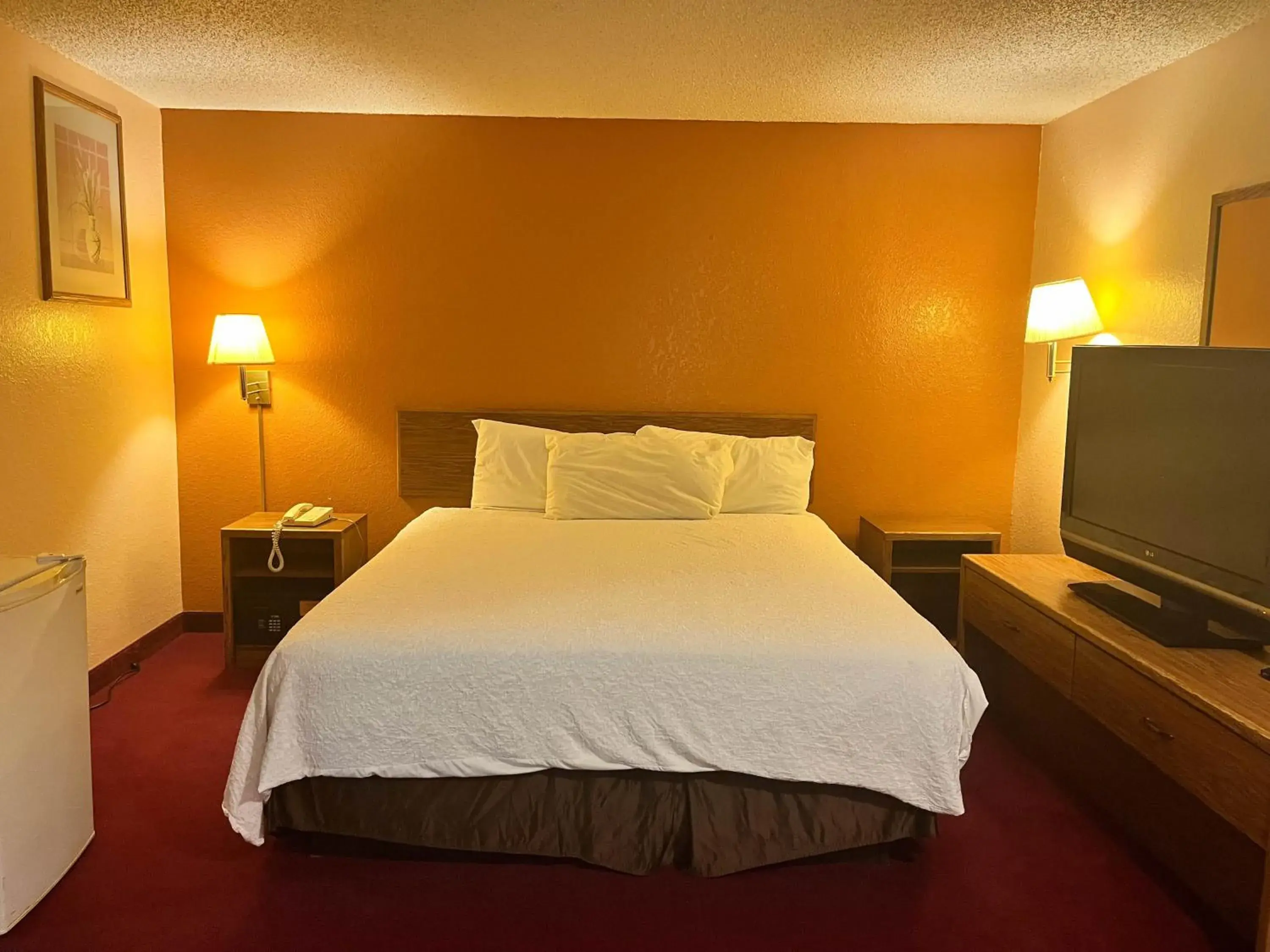 King Room - single occupancy - Non-Smoking in Super 8 by Wyndham Deming NM King Room - single occupancy - Non-Smoking in Super 8 by Wyndham Deming NM