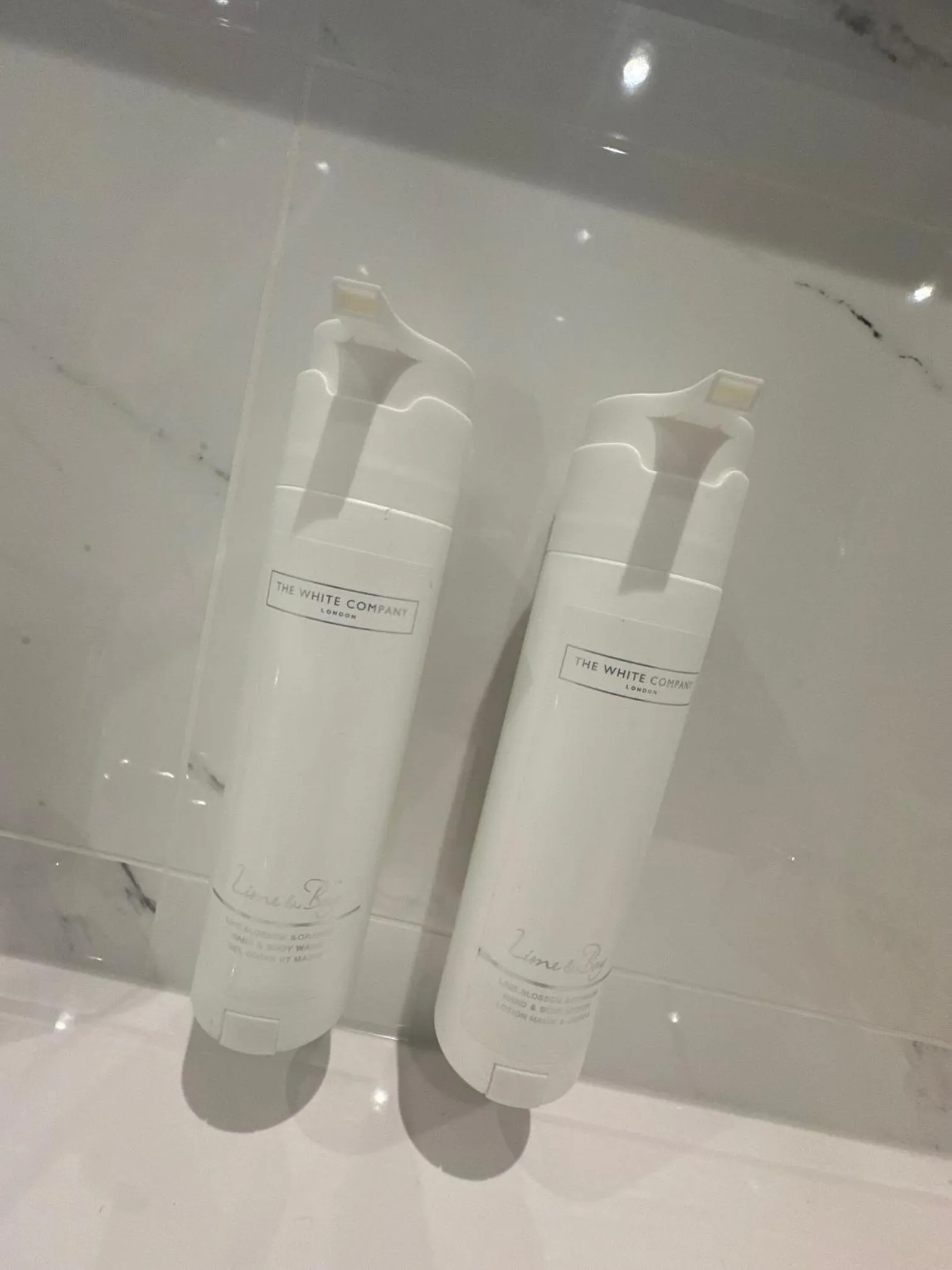 Bathroom in London Lodge Hotel