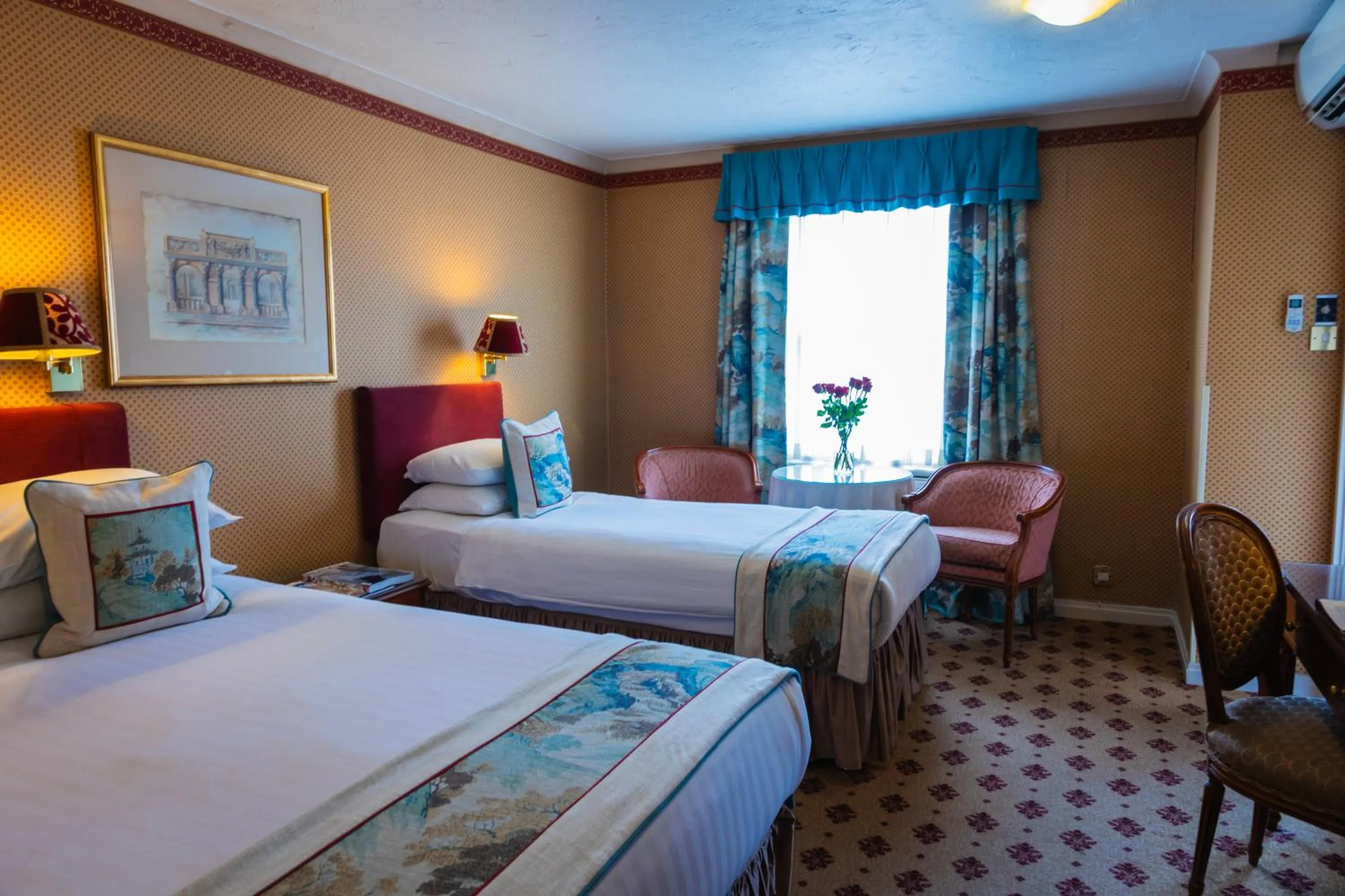 Bedroom, Bed in London Lodge Hotel