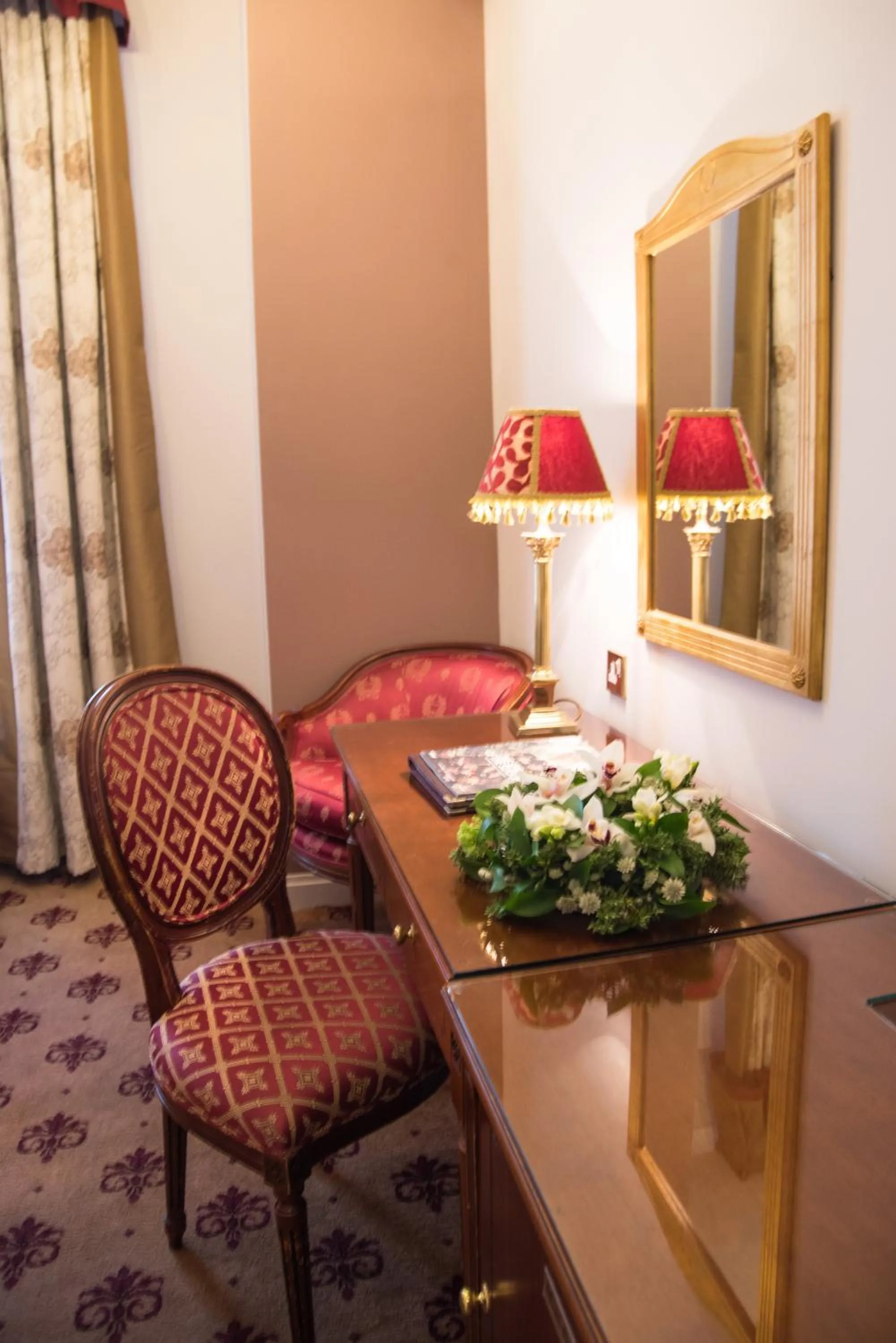 Decorative detail in London Lodge Hotel