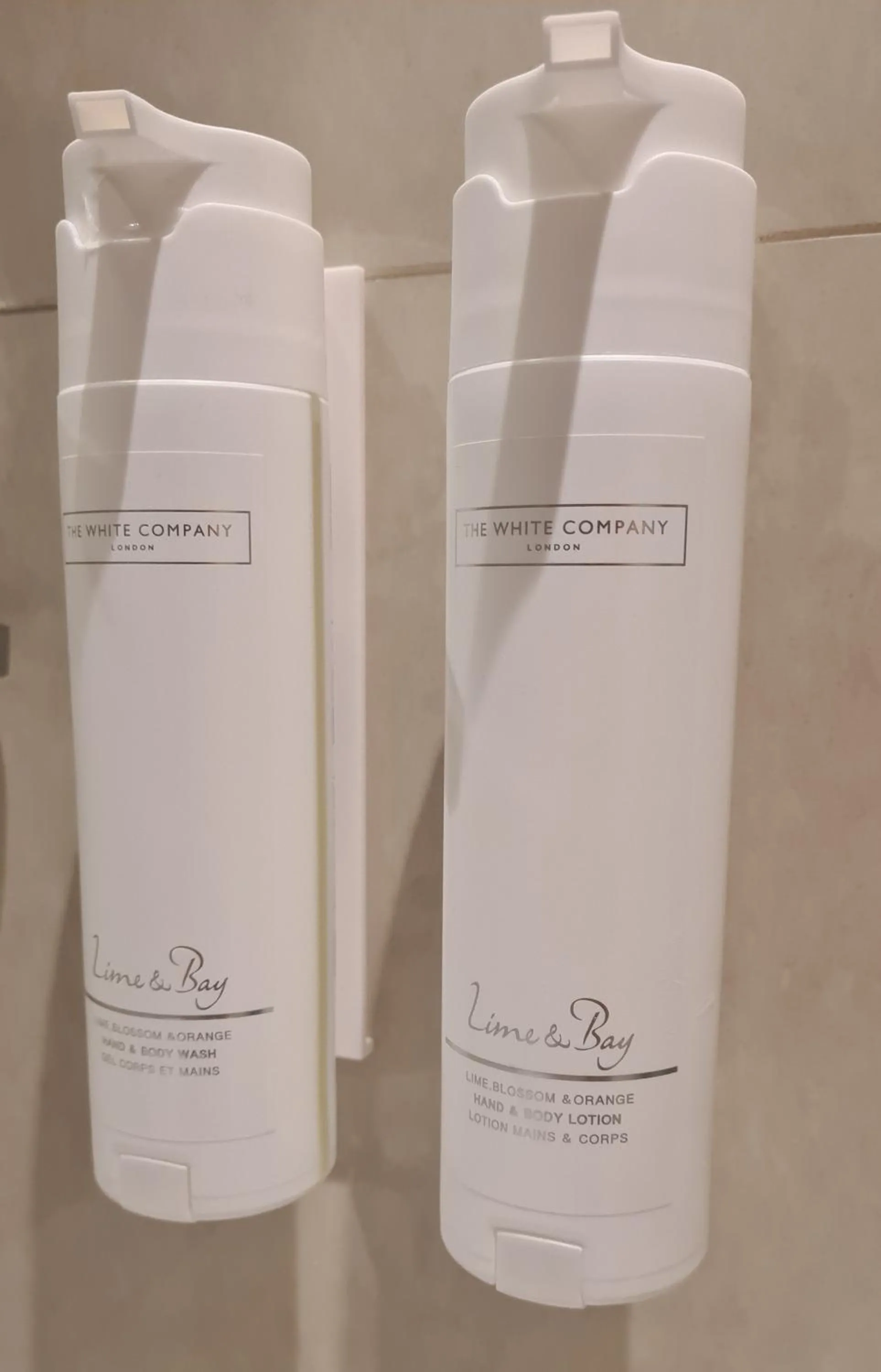 Bathroom in London Lodge Hotel