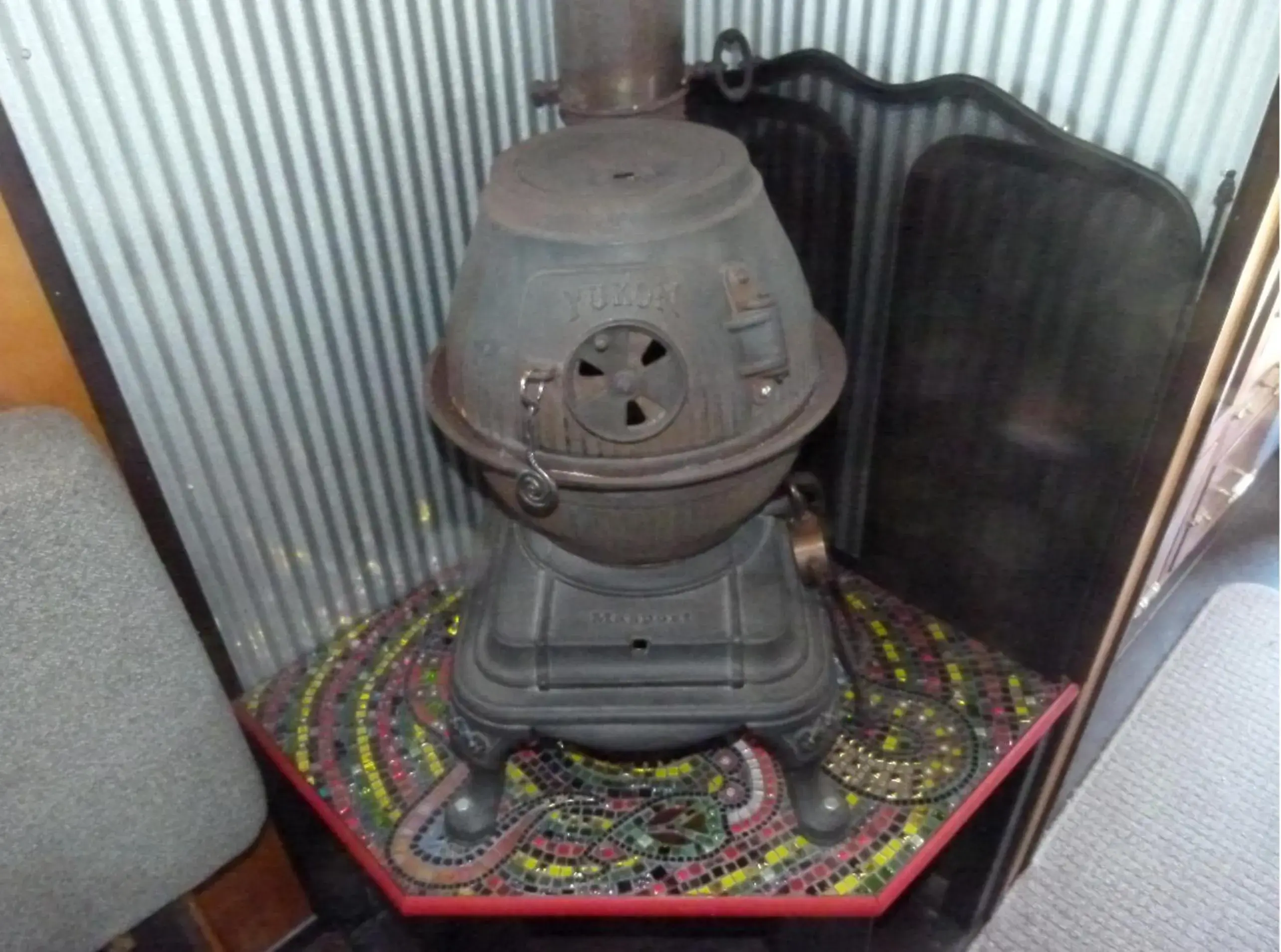 Living room in Wacky Stays - unique farm-stay glamping rentals, FREE animal feeding tours Living room in Wacky Stays - unique farm-stay glamping rentals, FREE animal feeding tours