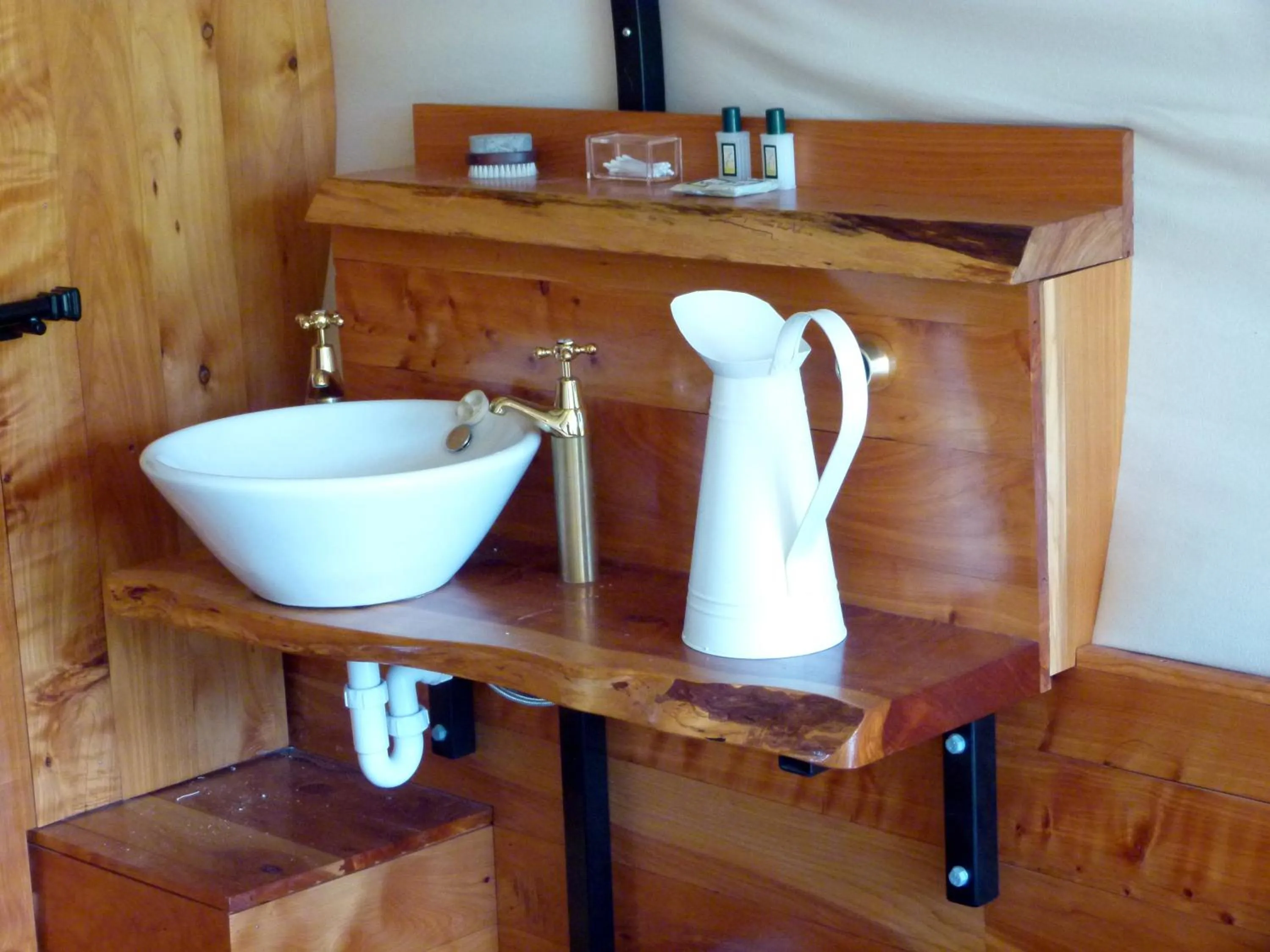 Bathroom in Wacky Stays - unique farm-stay glamping rentals, FREE animal feeding tours