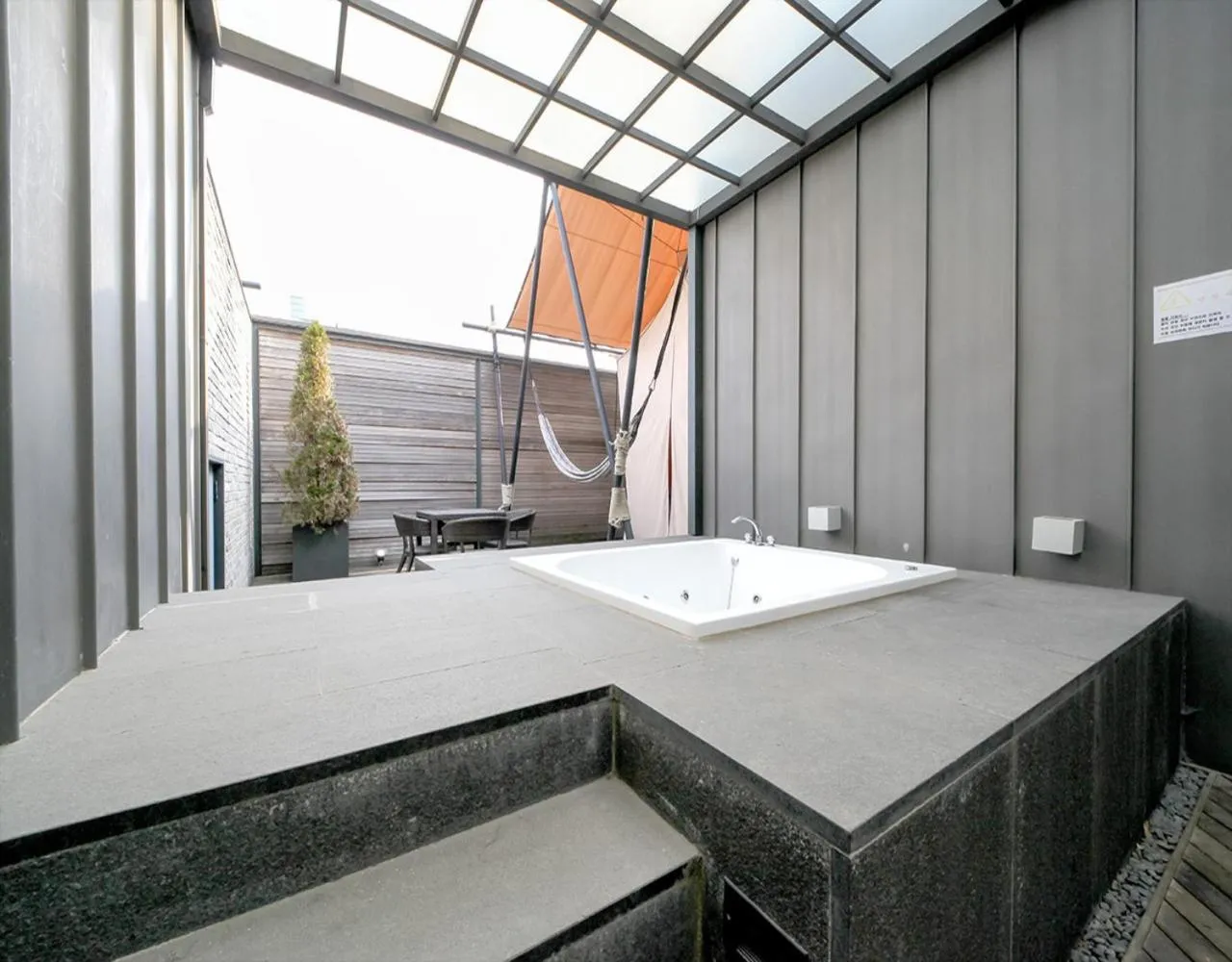 Bed in JS Boutique Hotel