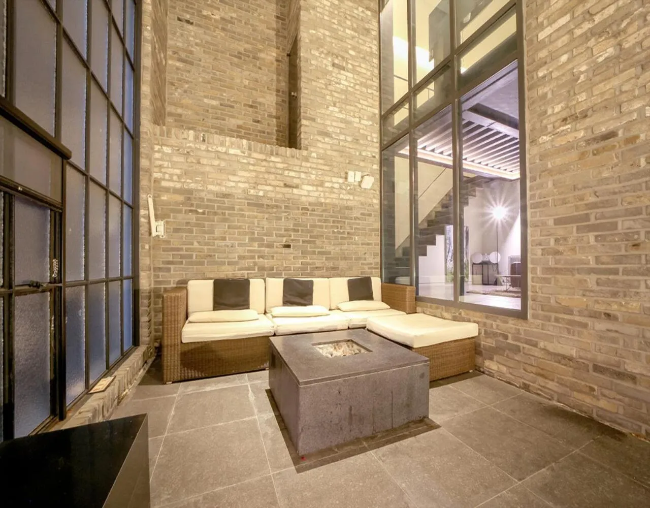 Bed in JS Boutique Hotel