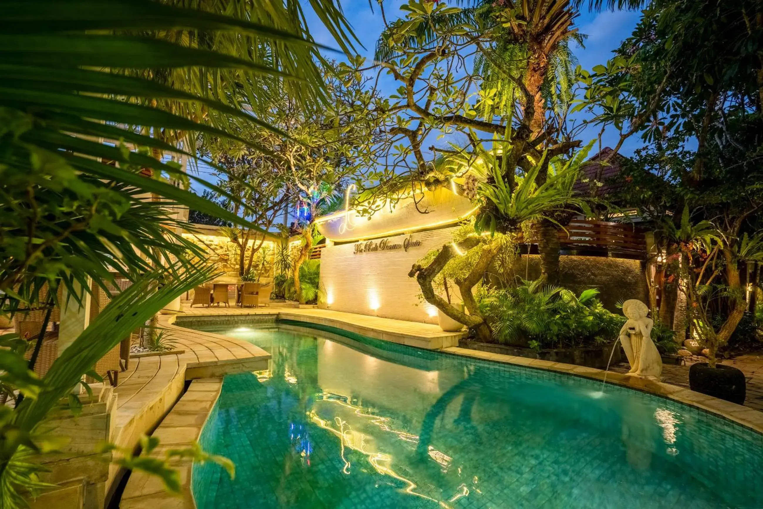 Restaurant/places to eat in The Bali Dream Suite Villa Seminyak Restaurant/places to eat in The Bali Dream Suite Villa Seminyak