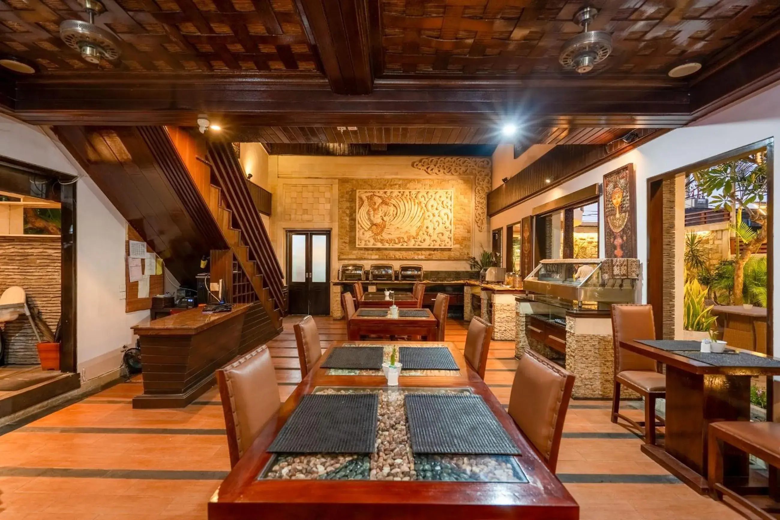 Restaurant/places to eat in The Bali Dream Suite Villa Seminyak Restaurant/places to eat in The Bali Dream Suite Villa Seminyak