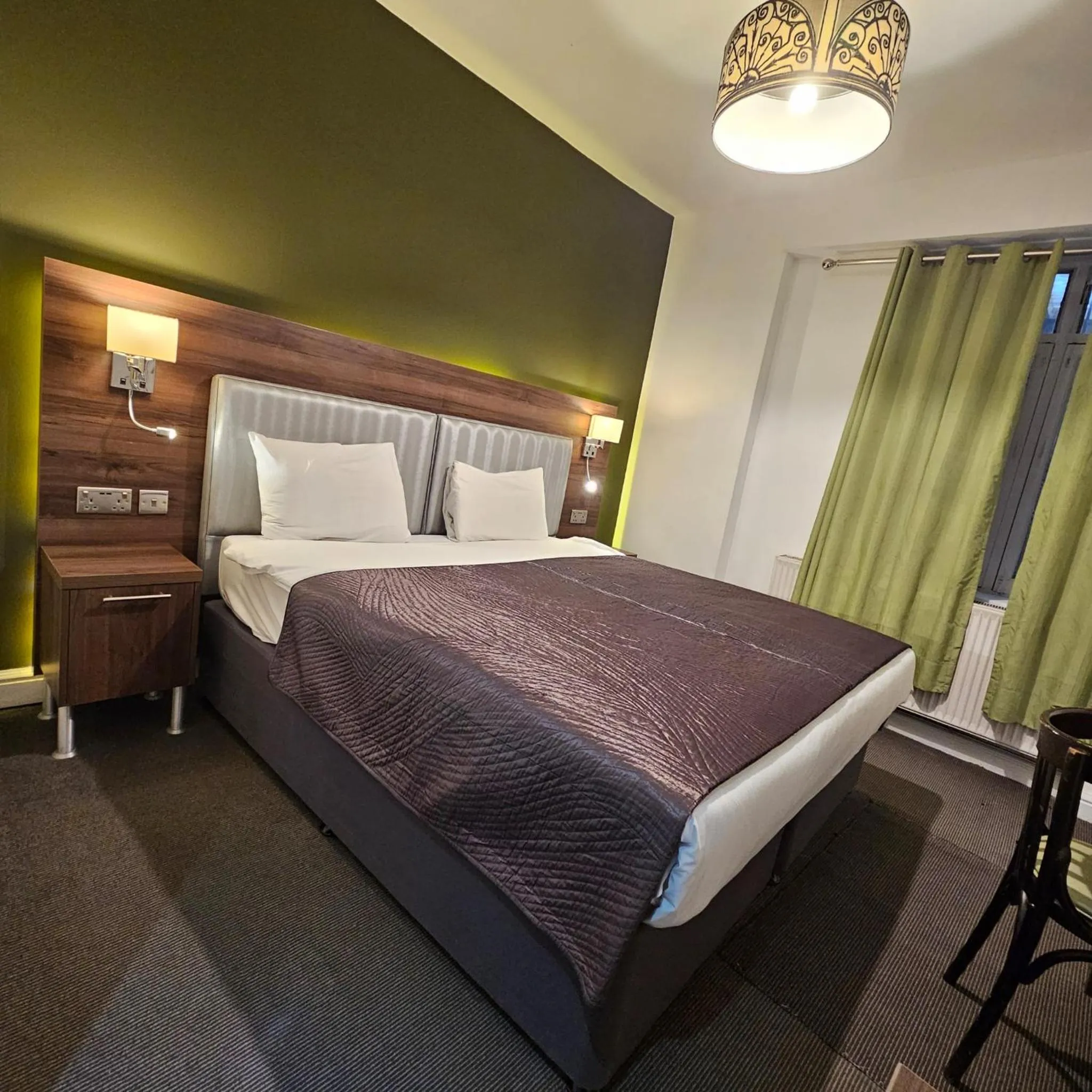 Bedroom, Bed in Chelsea House Hotel - B&B