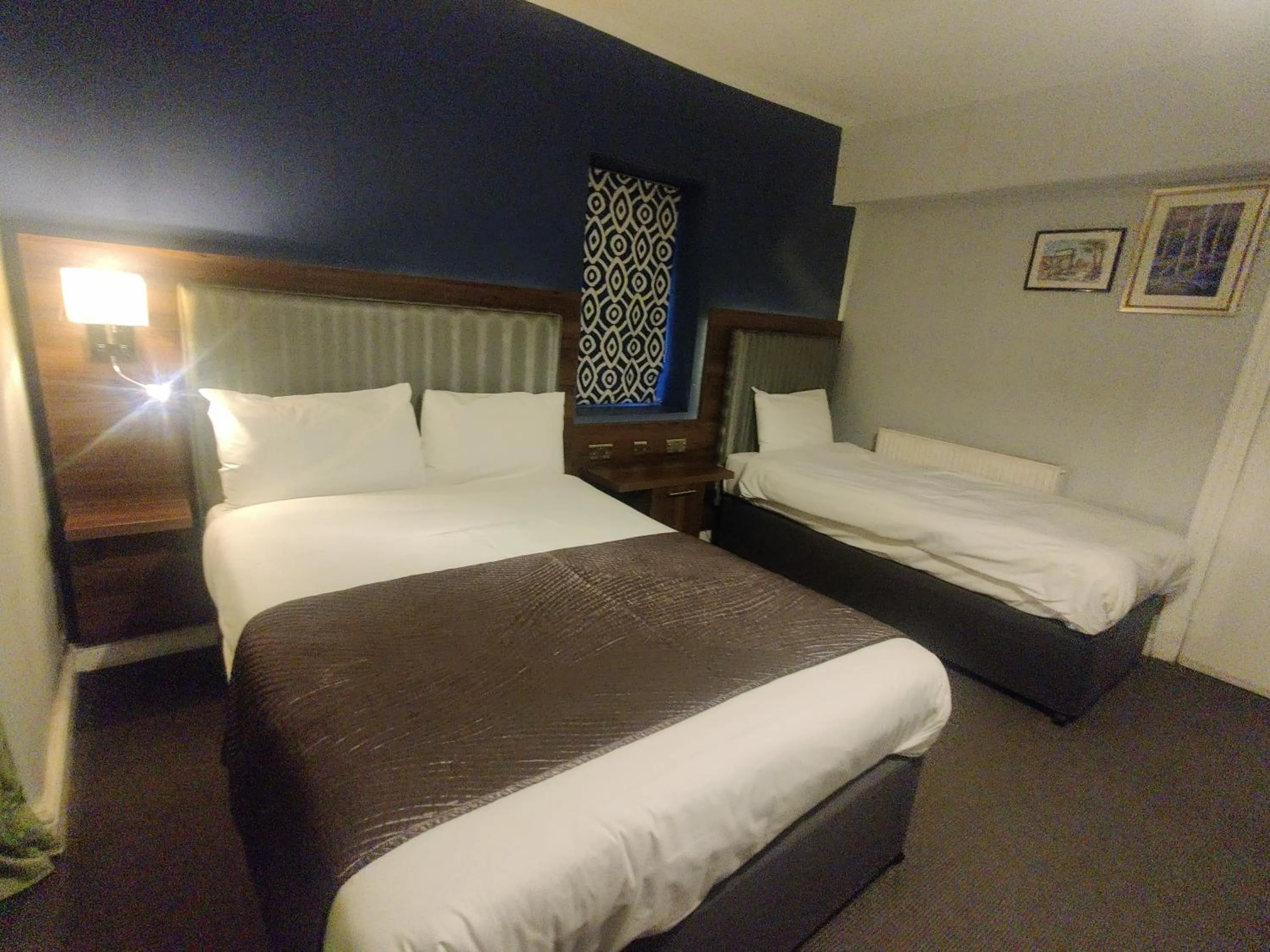 Bedroom, Bed in Chelsea House Hotel - B&B