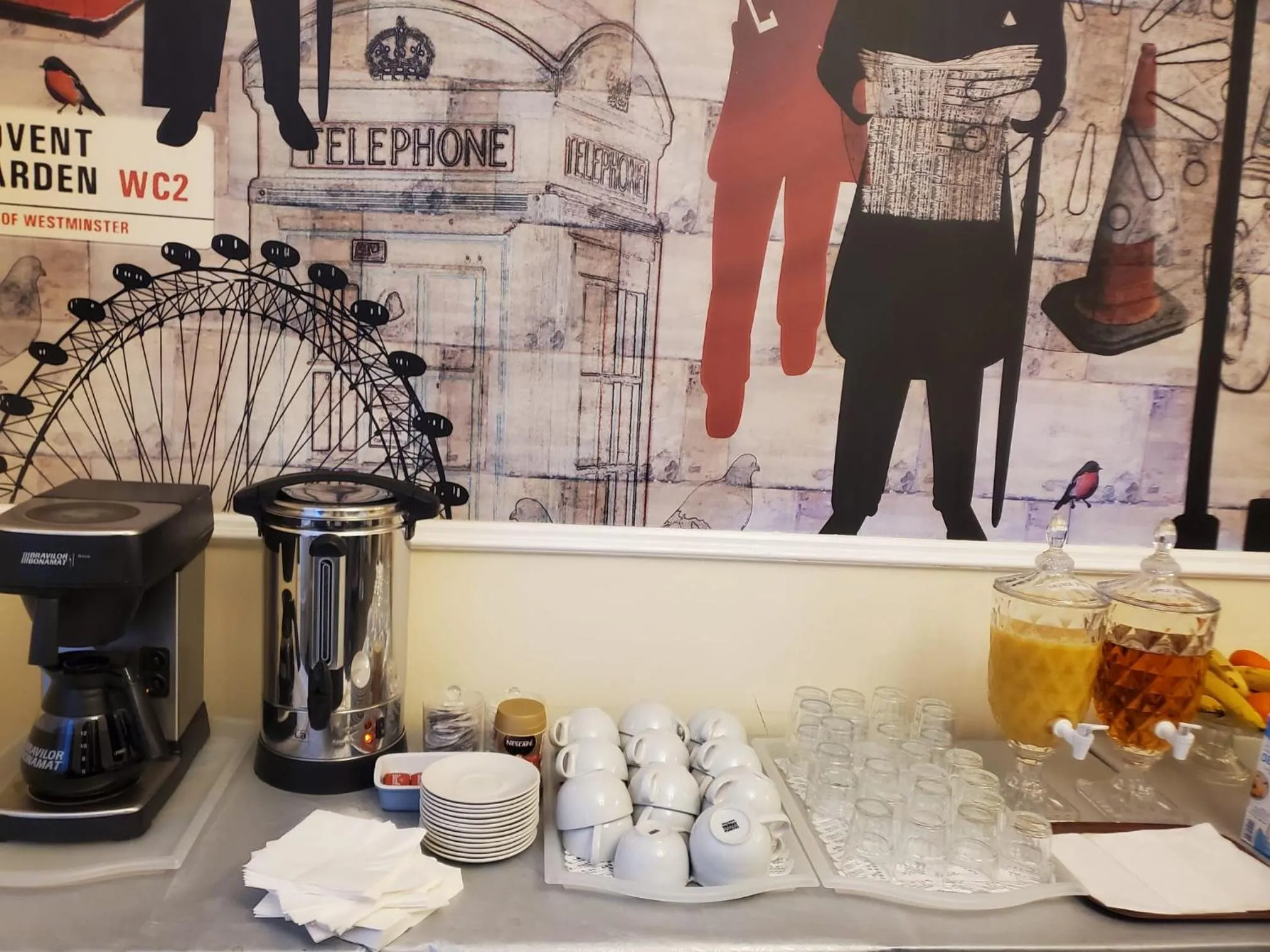 Breakfast in Chelsea House Hotel - B&B