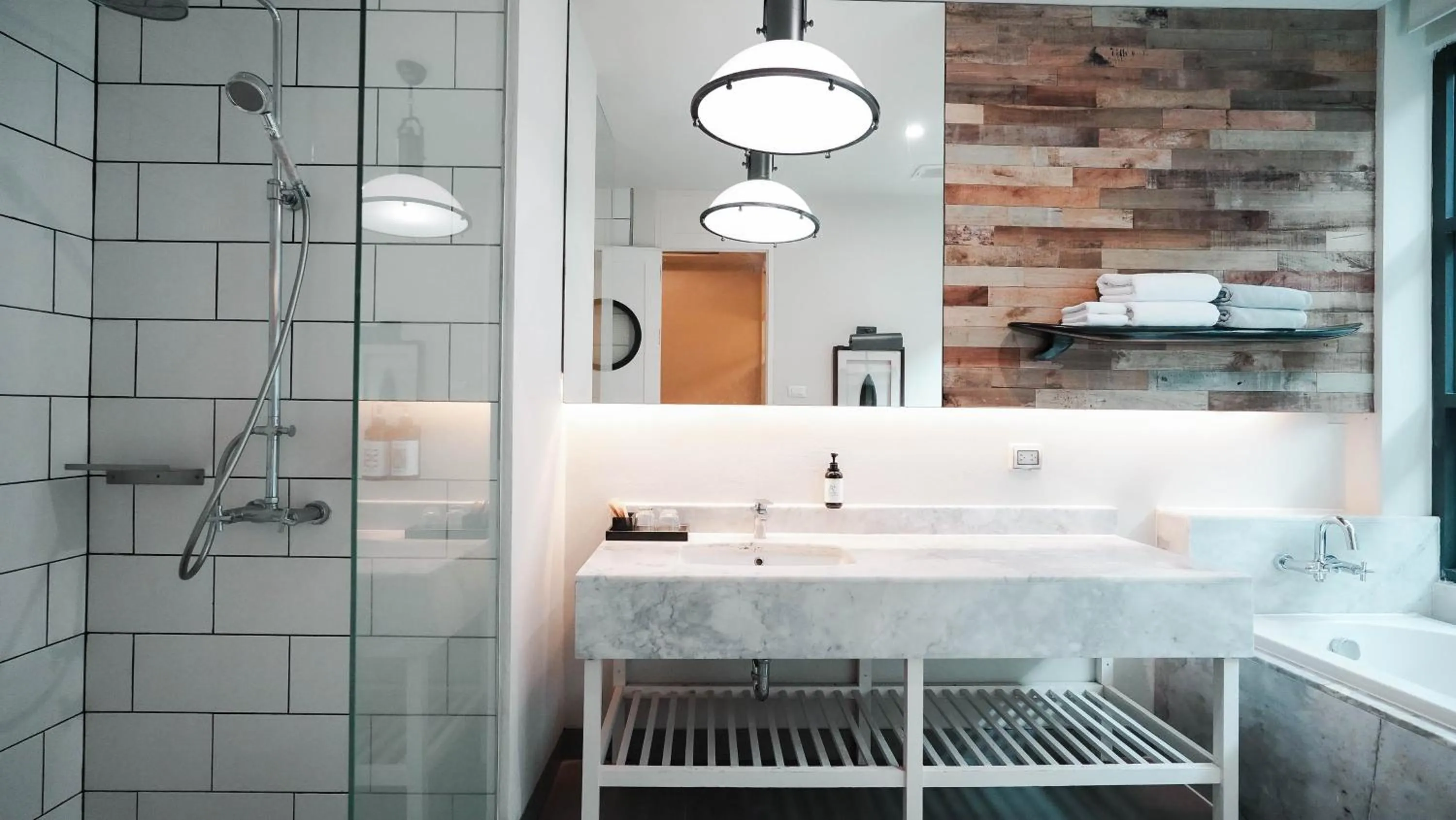 Shower in Sugar Marina Hotel-SURF-Kata Beach