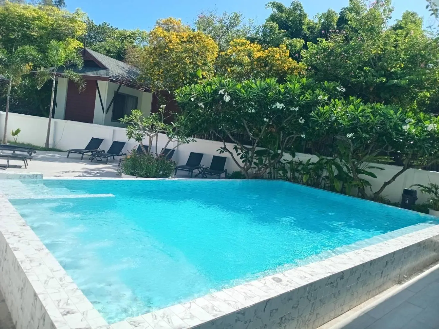 Ton Sai Tropical Phi Phi Island