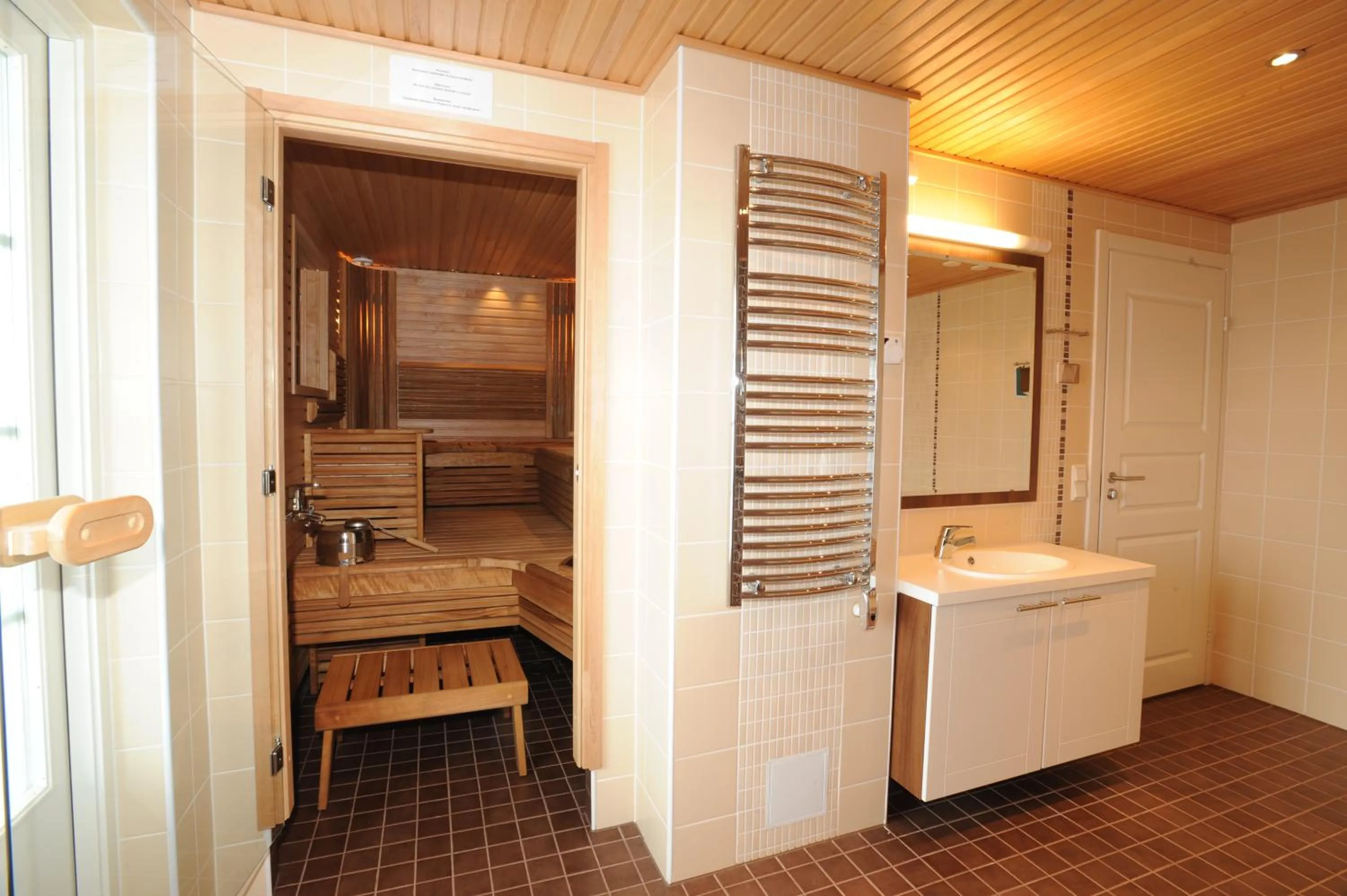 Shower in Tahko Hills