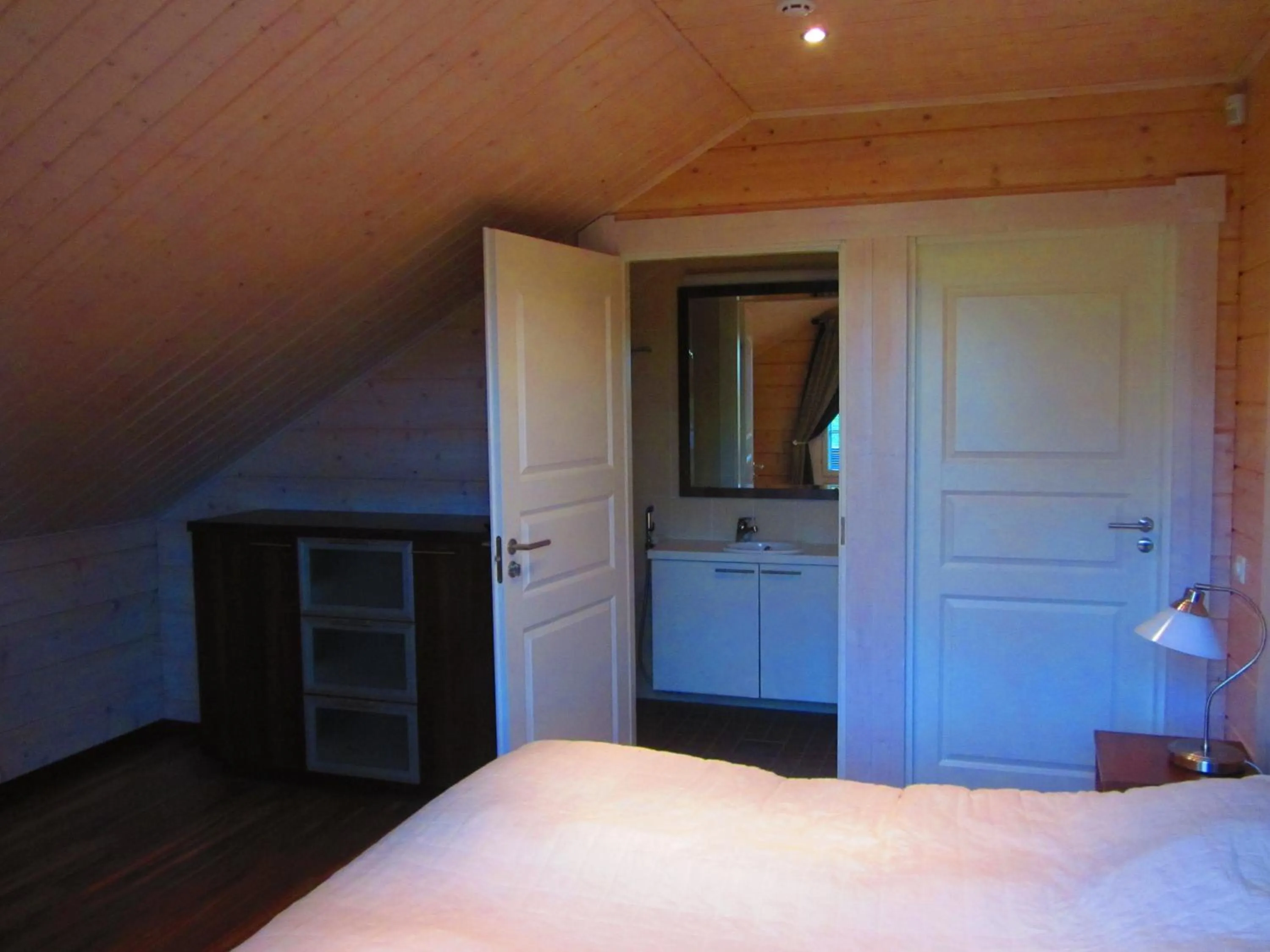 Toilet, Bed in Tahko Hills