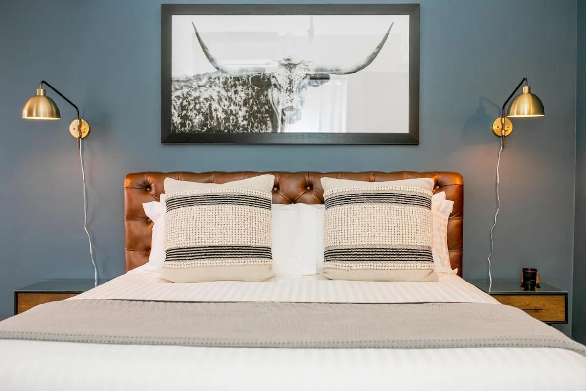 Bed in Historic Jacksonville Inn