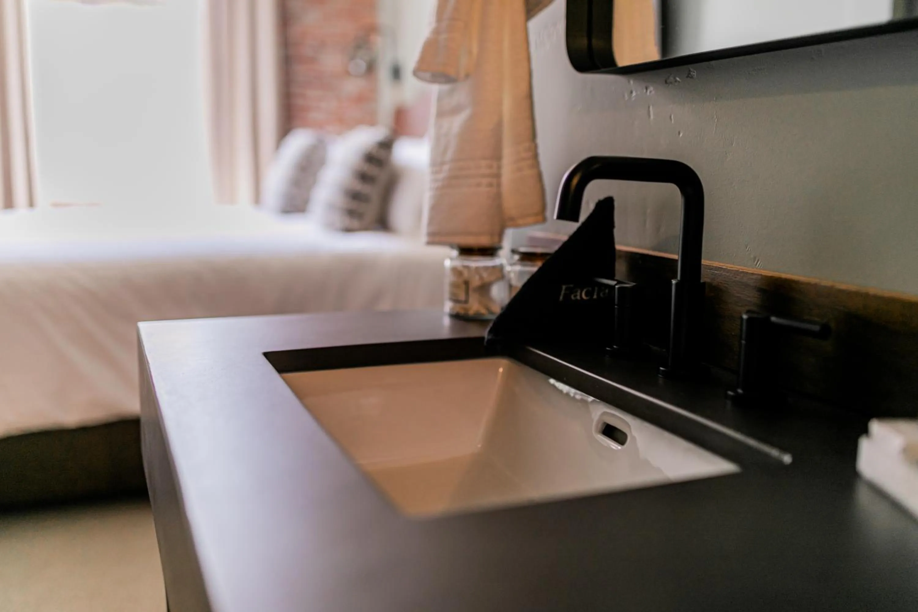 Bed in Historic Jacksonville Inn