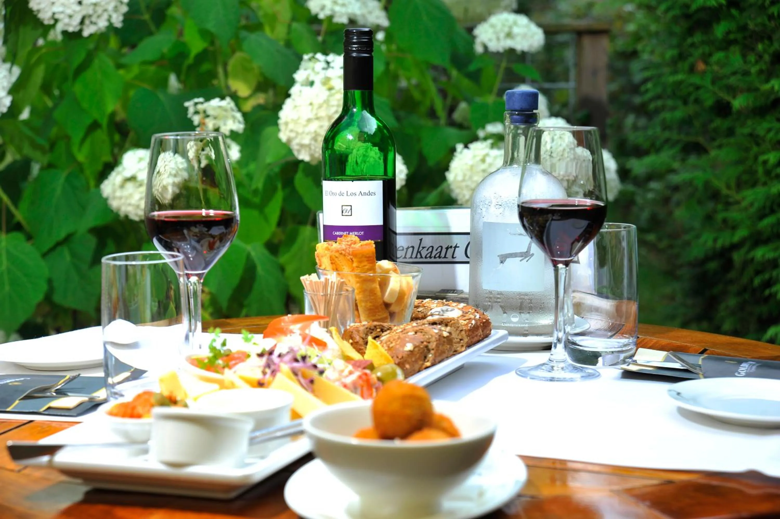 Food in Parkhotel Tjaarda