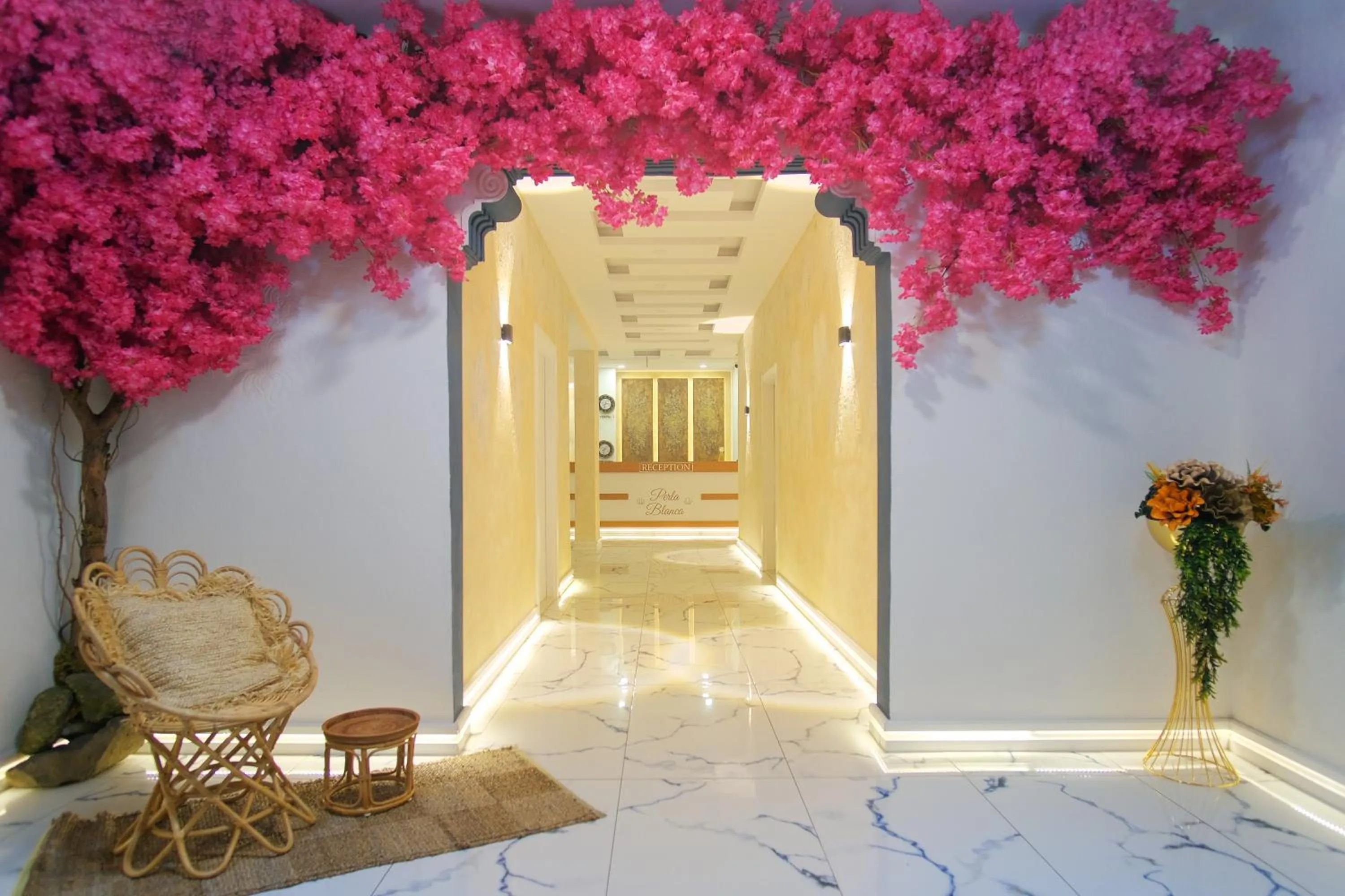 Lobby or reception in Perla Blanca Hotel
