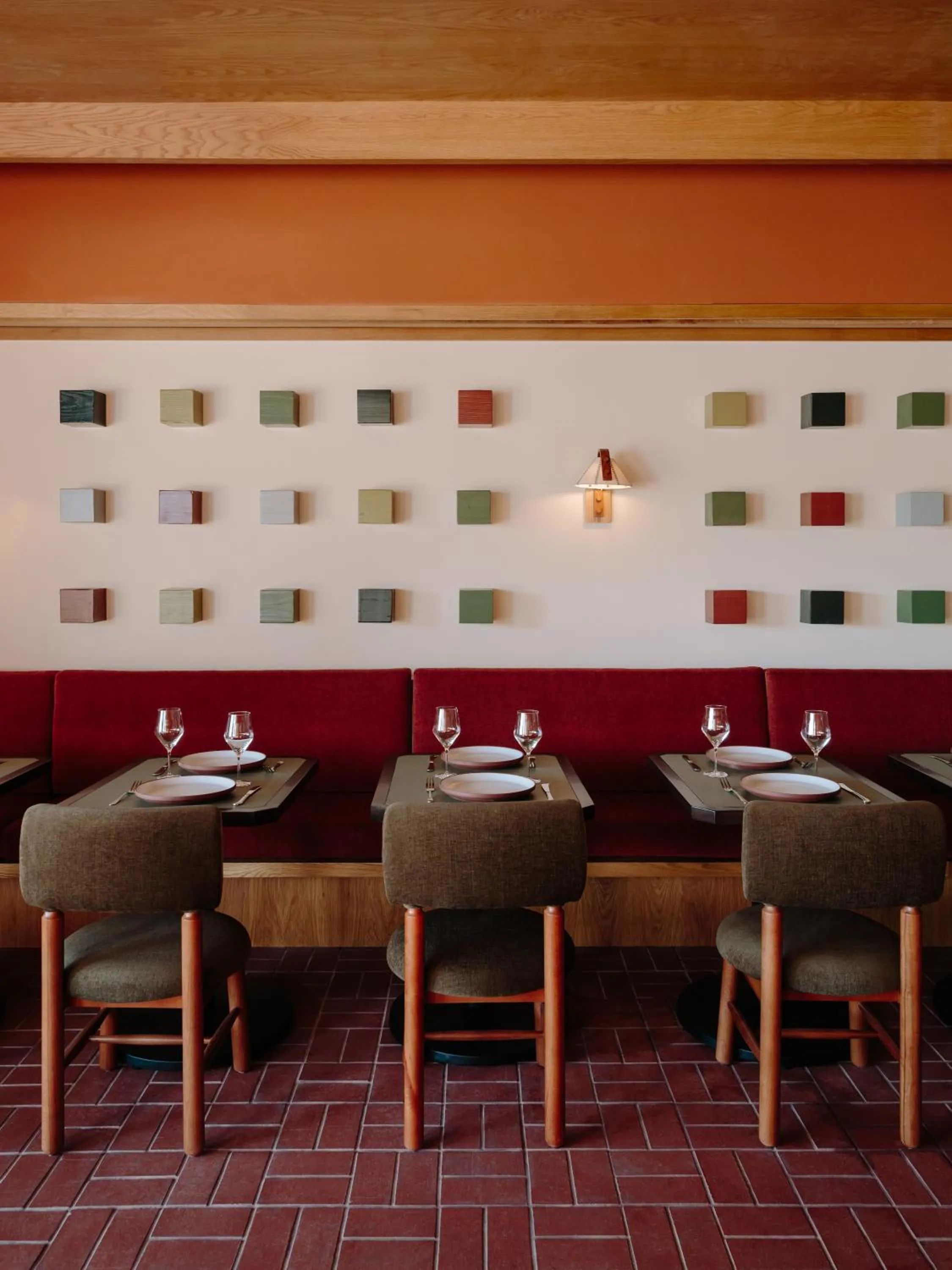 Restaurant/places to eat in Lodge At Marconi