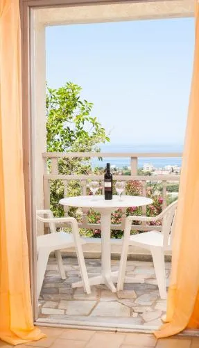 Panorama-Seaview Studios & Apartments