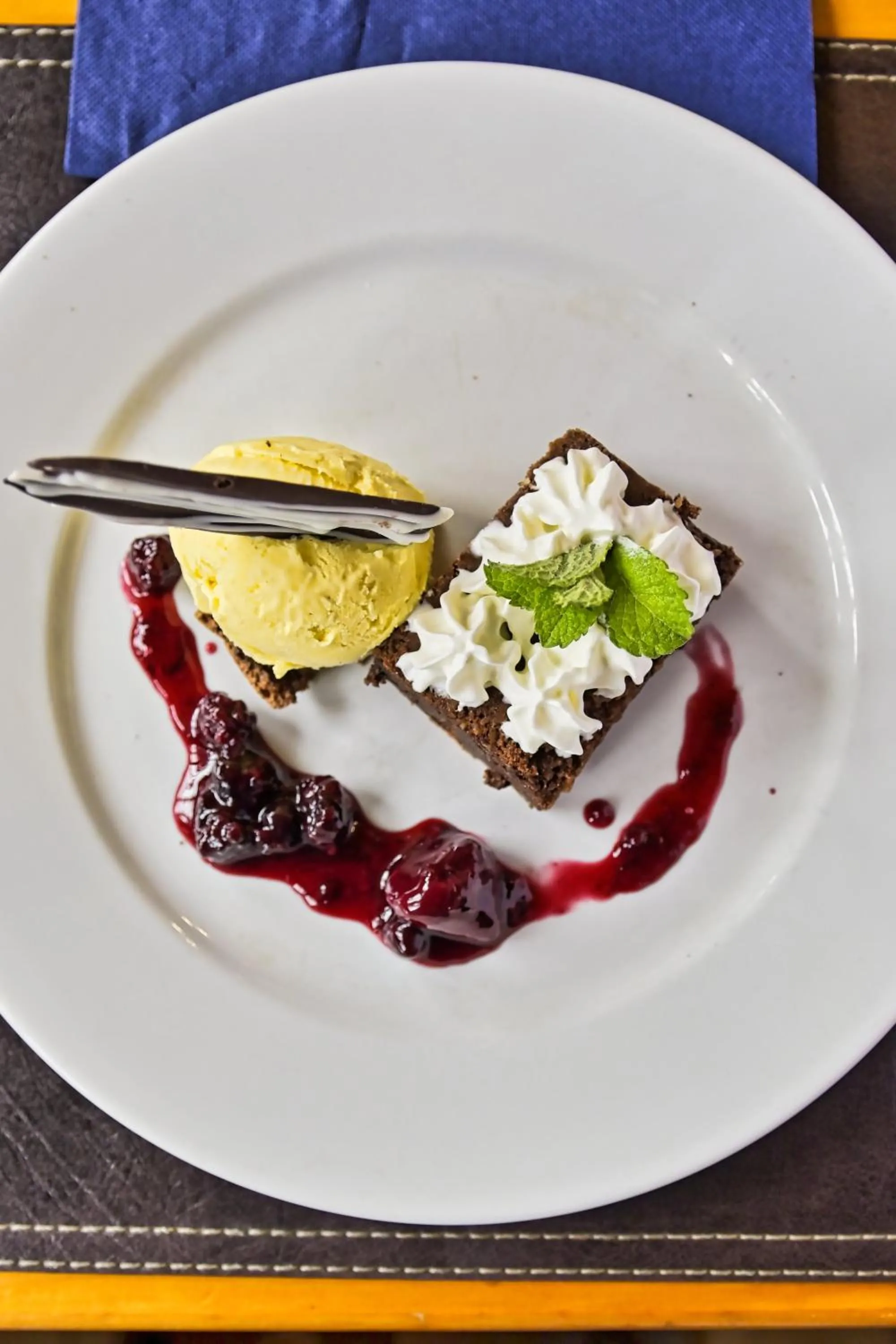 Restaurant/places to eat in Hotel Parronales