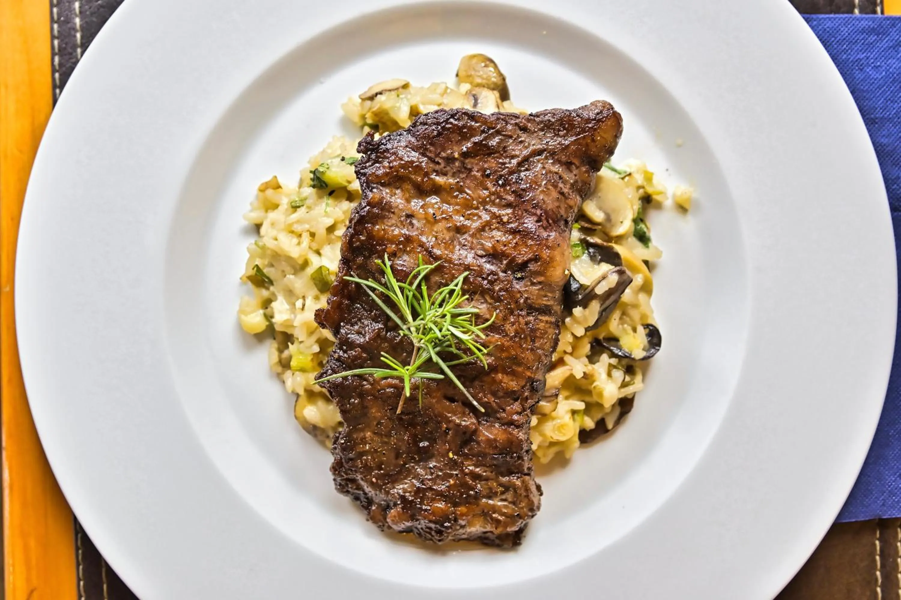 Restaurant/places to eat in Hotel Parronales