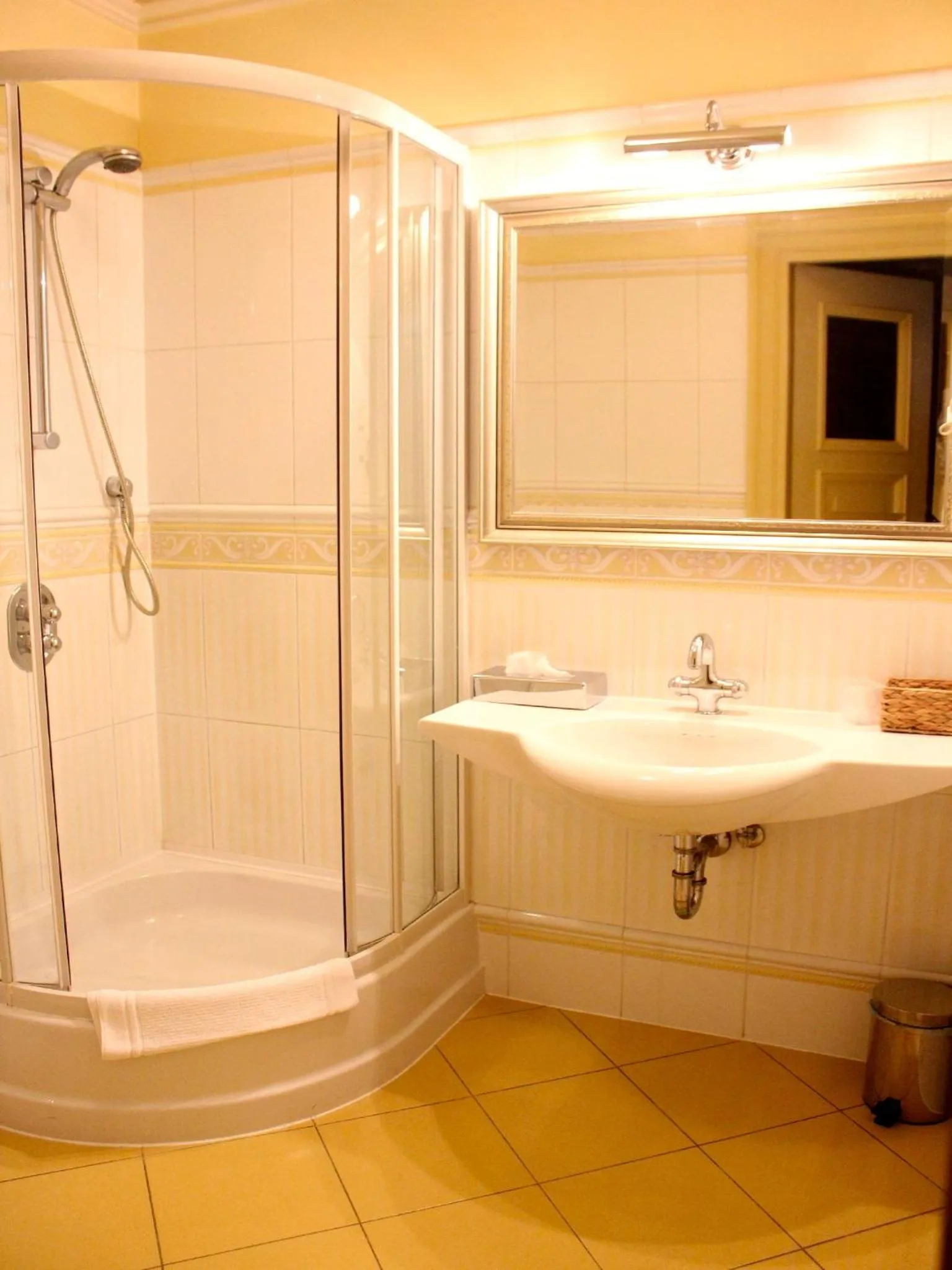 Shower in Rezydencja Willa Park & Restauracja