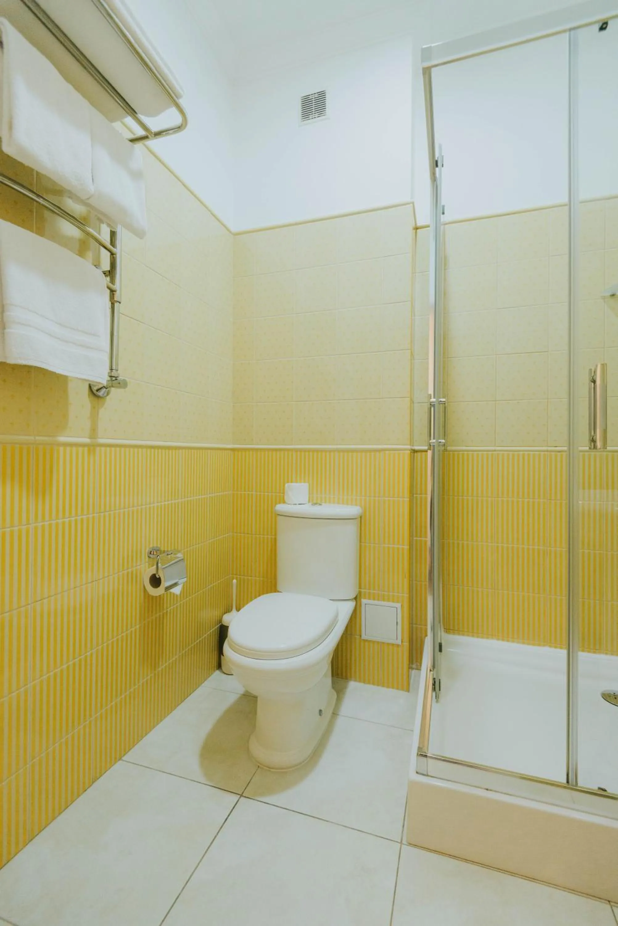 Bathroom in Premier Geneva Hotel