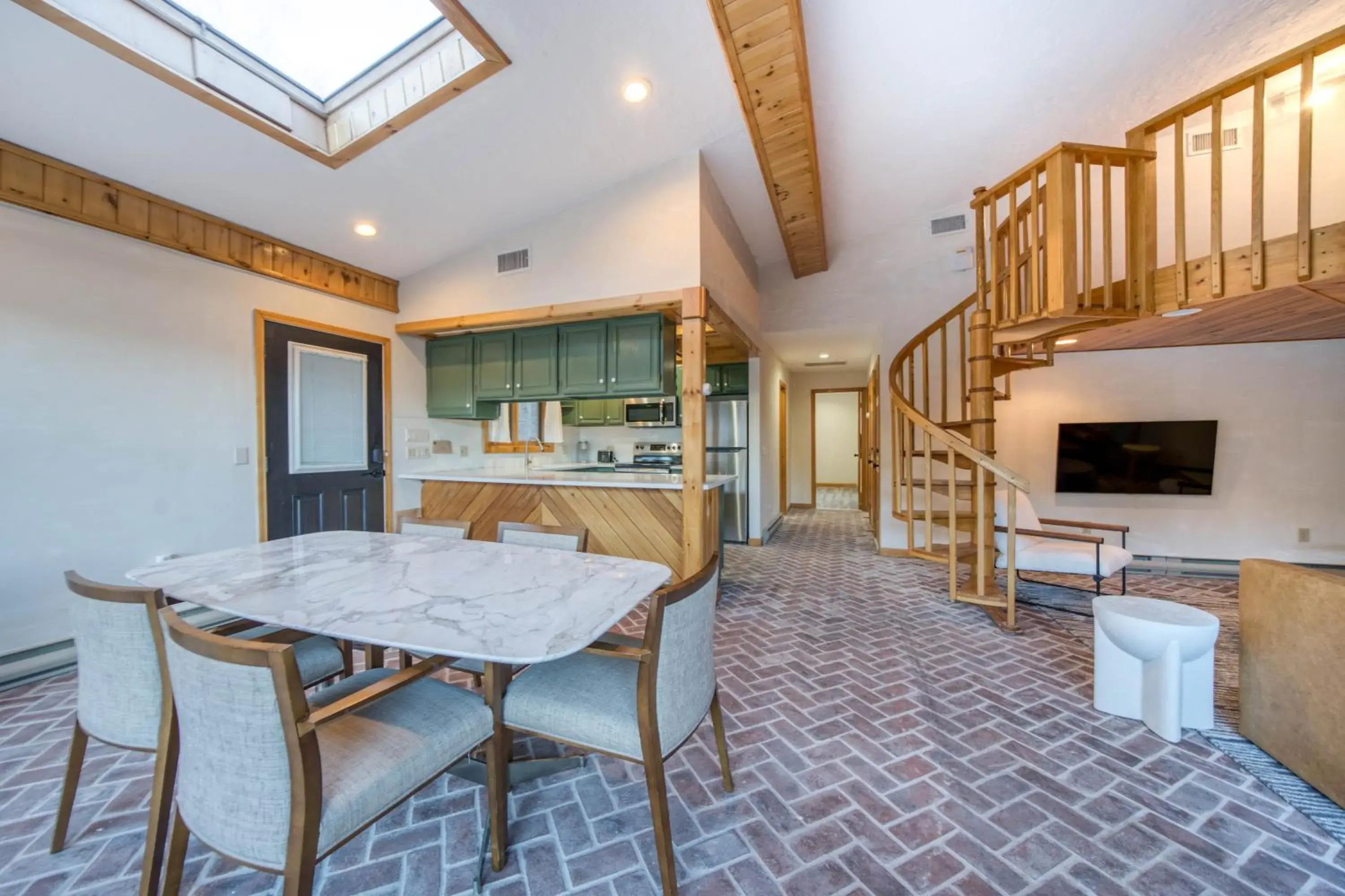 Suite with Mountain View in The Haüs Windham - Spacious Suites, Hot Tub, Mountain Views! Suite with Mountain View in The Haüs Windham - Spacious Suites, Hot Tub, Mountain Views!