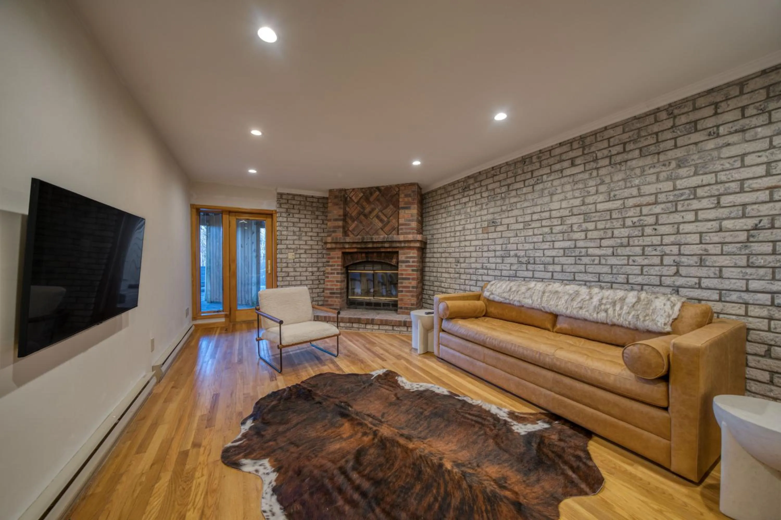 Living room in The Haüs Windham - Spacious Suites, Hot Tub, Mountain Views!