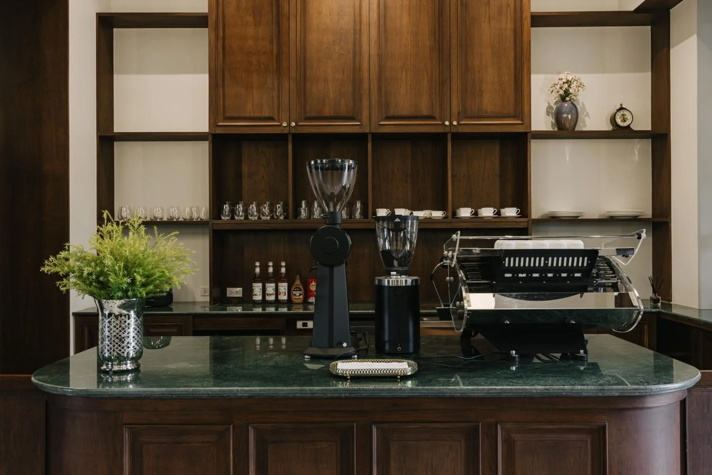 Restaurant/places to eat in Coucou Hotel Restaurant/places to eat in Coucou Hotel