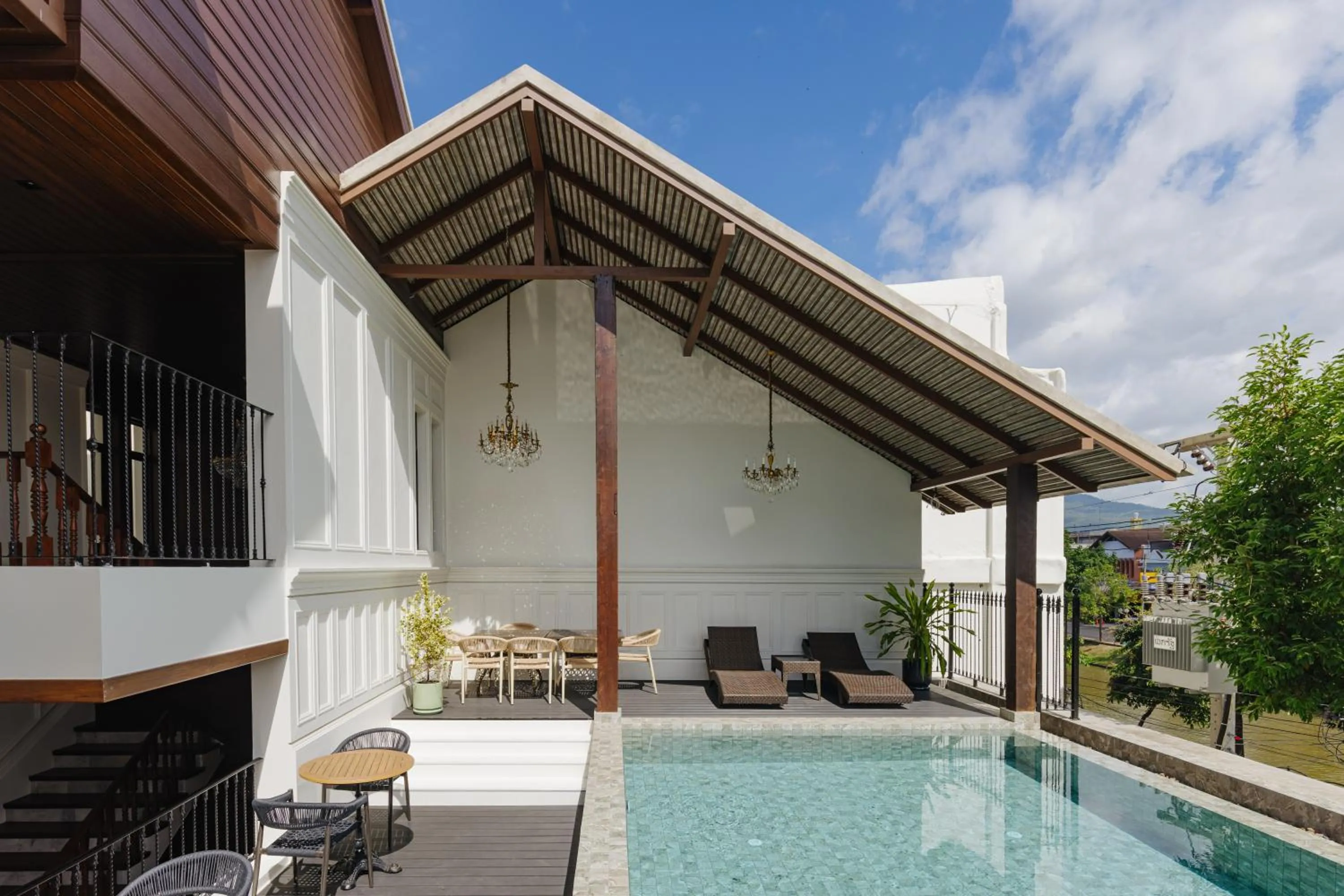 Swimming pool in Coucou Hotel