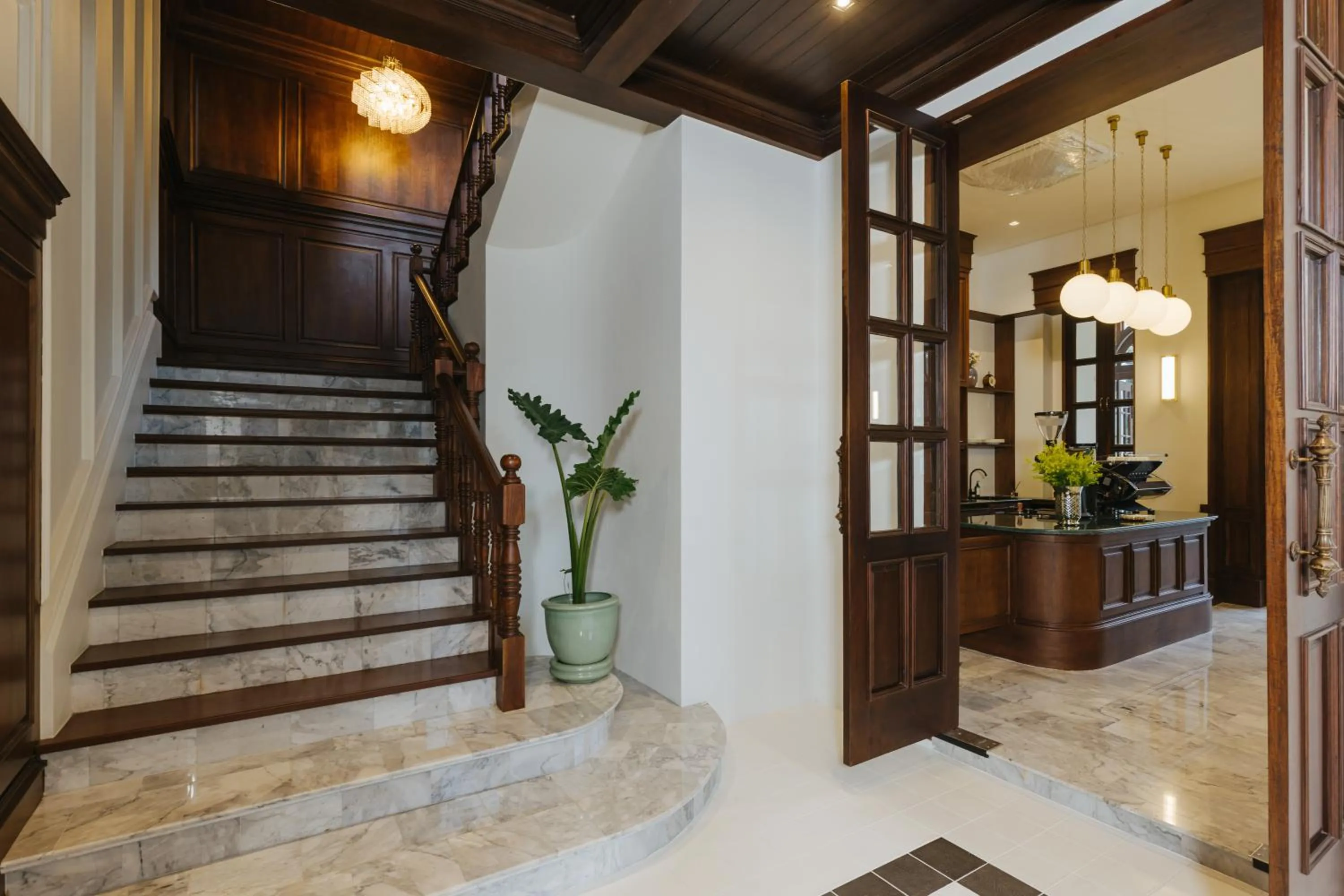 Property building in Coucou Hotel