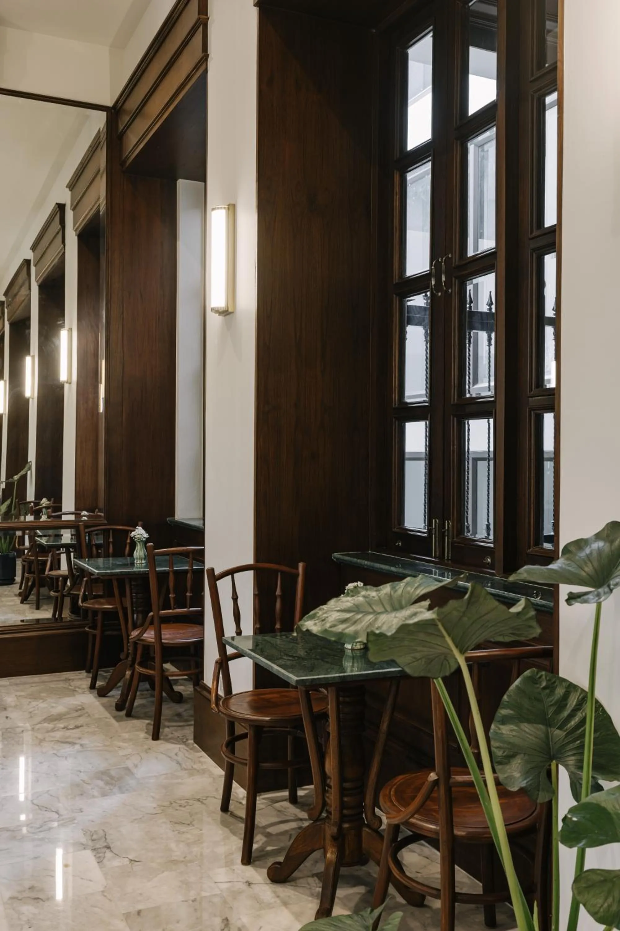 Restaurant/places to eat in Coucou Hotel