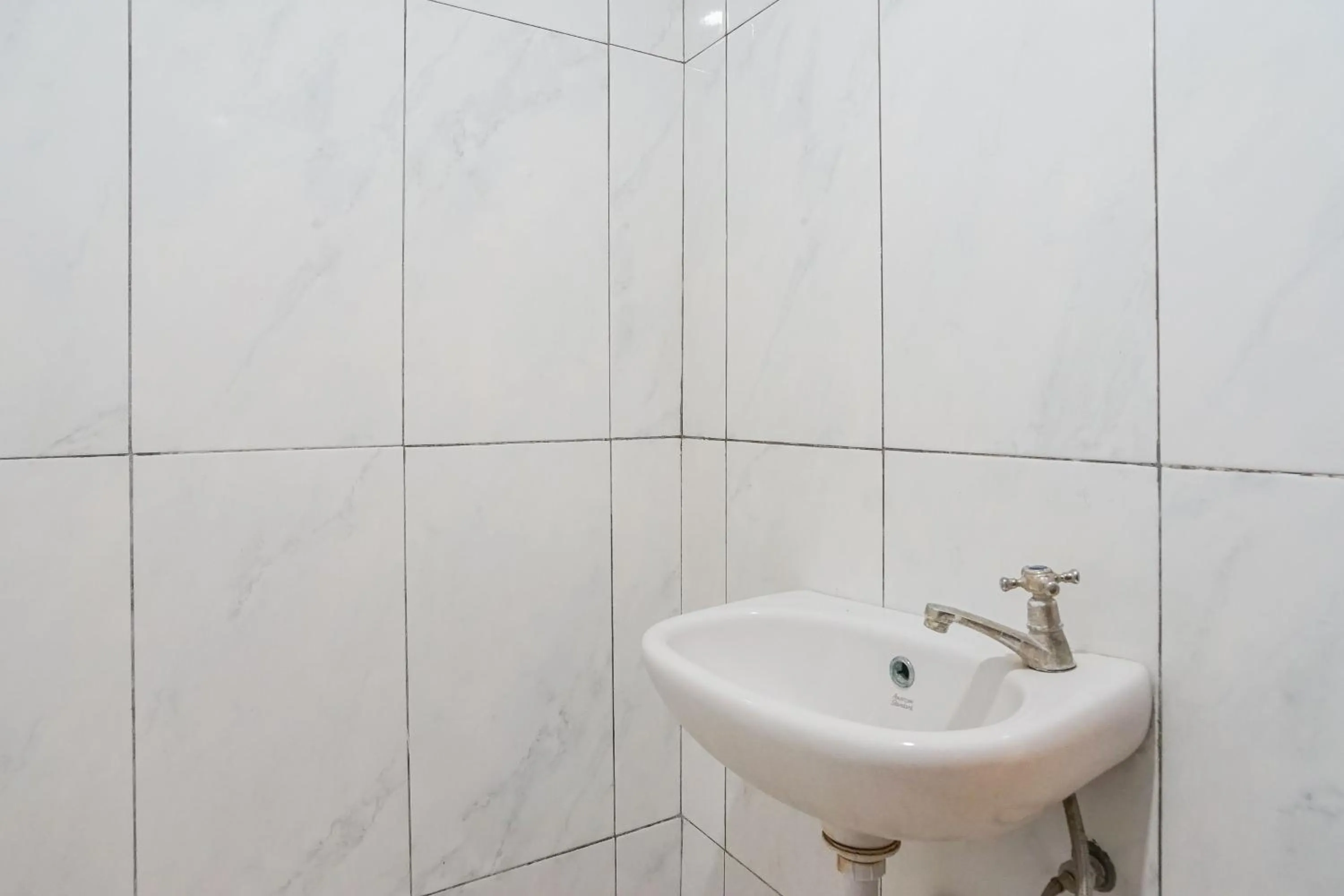 Bathroom in Mahendra Beach Inn