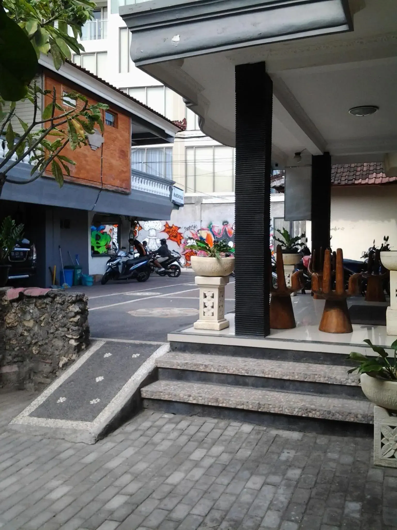 Facade/entrance in Mahendra Beach Inn Facade/entrance in Mahendra Beach Inn