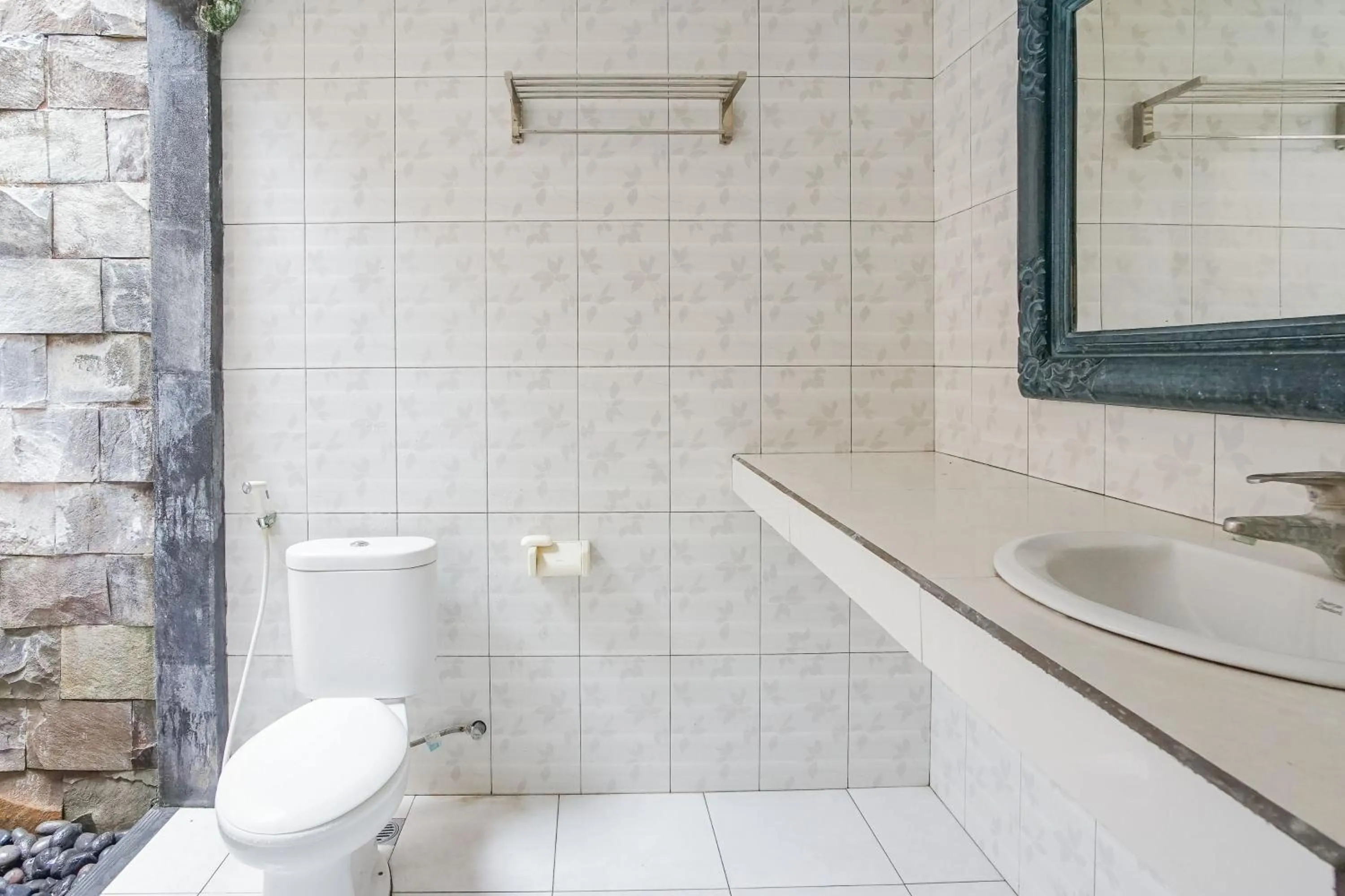 Bathroom in Mahendra Beach Inn