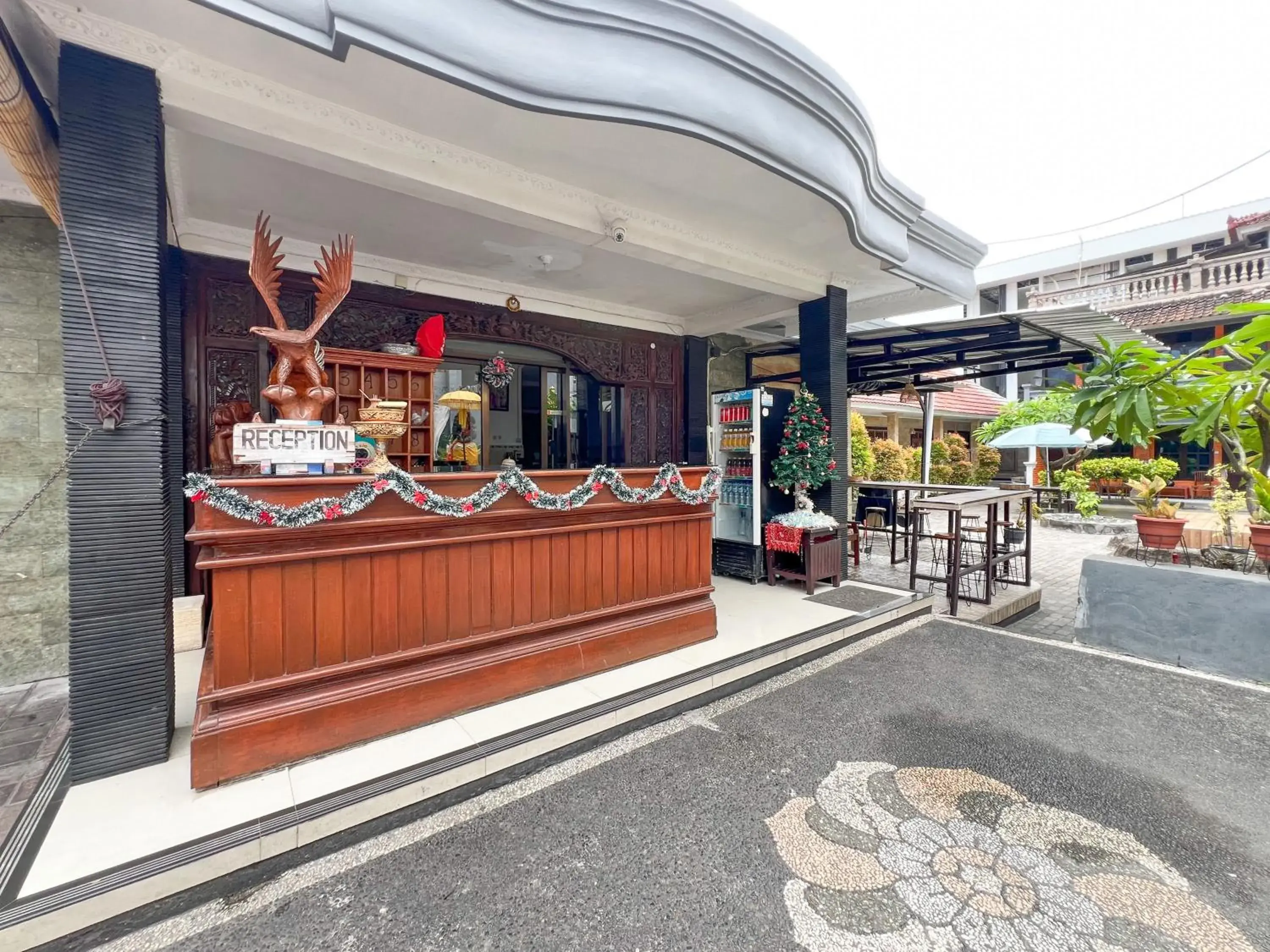 Lobby or reception in RedDoorz at Mahendra Beach Inn Kuta Lobby or reception in RedDoorz at Mahendra Beach Inn Kuta