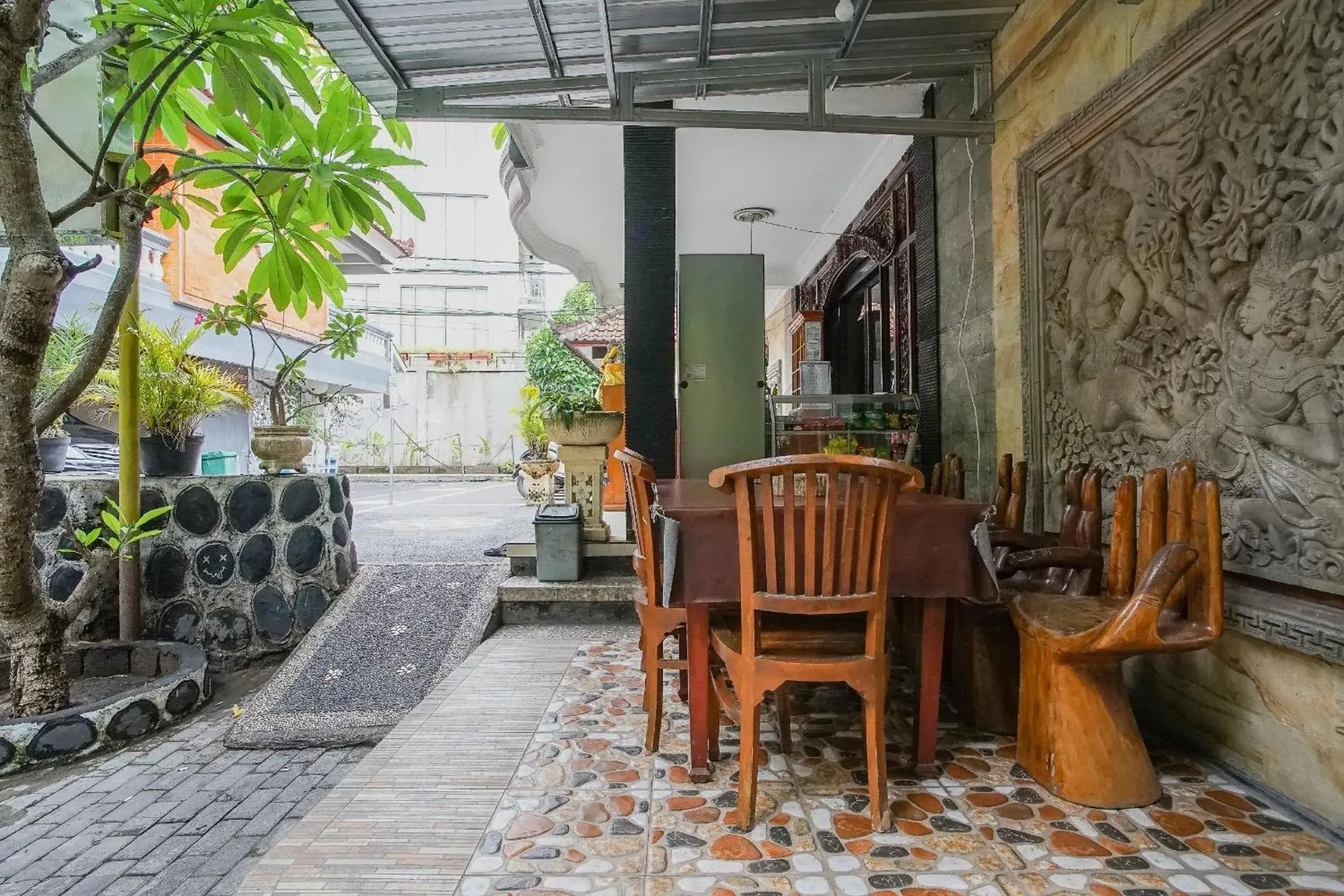 Facade/entrance in Mahendra Beach Inn Facade/entrance in Mahendra Beach Inn