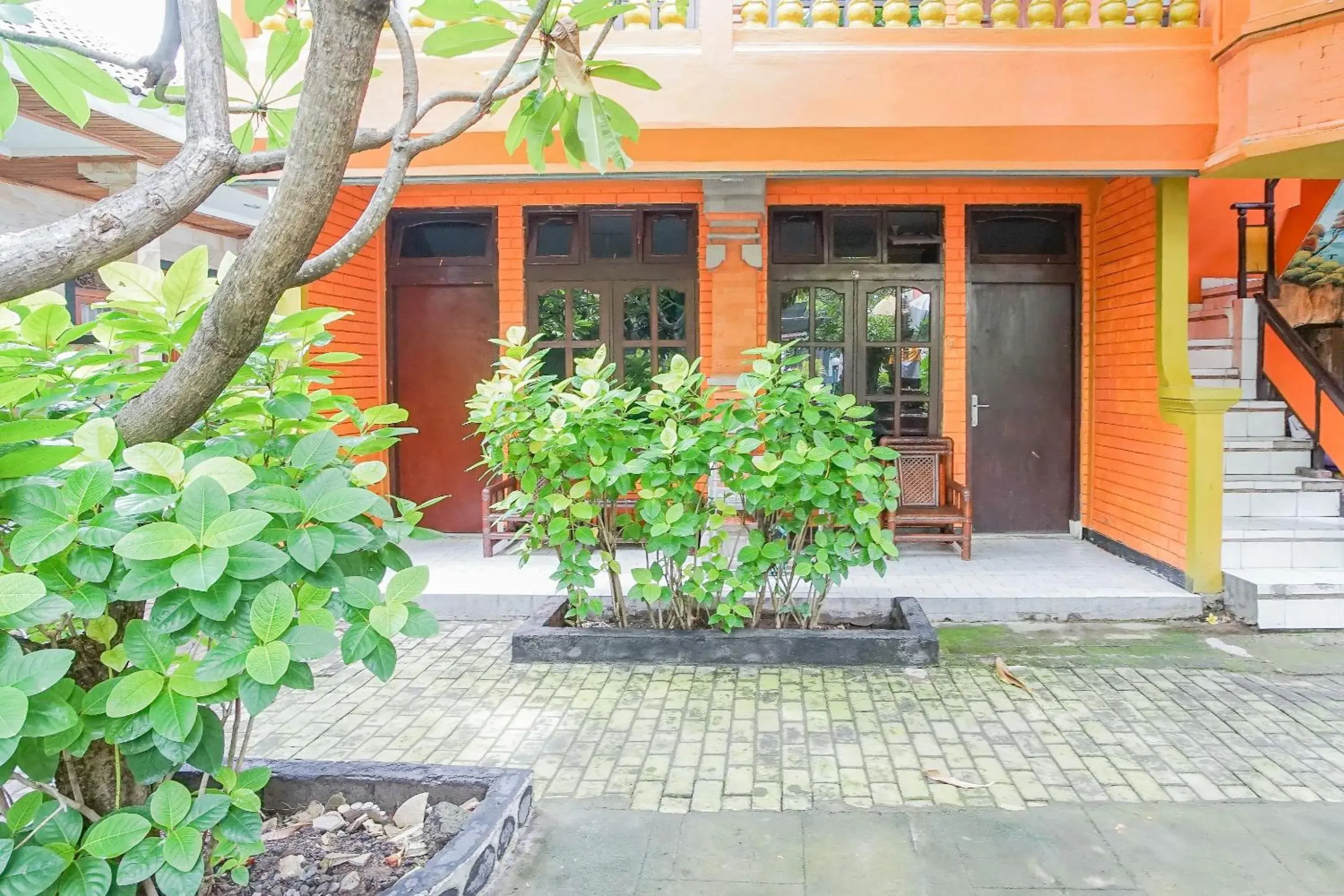 Patio in Mahendra Beach Inn Patio in Mahendra Beach Inn