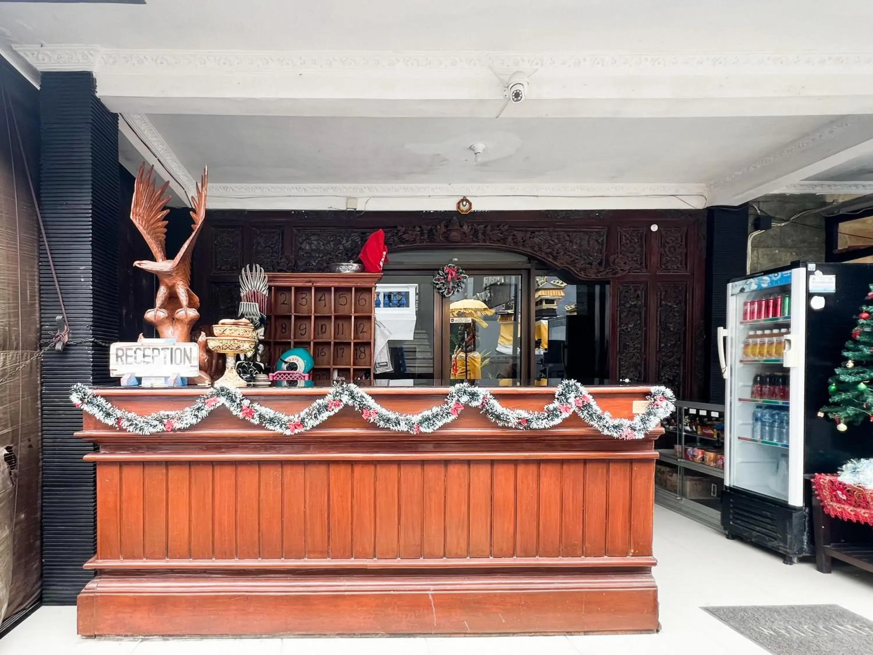 Lobby or reception in RedDoorz at Mahendra Beach Inn Kuta Lobby or reception in RedDoorz at Mahendra Beach Inn Kuta