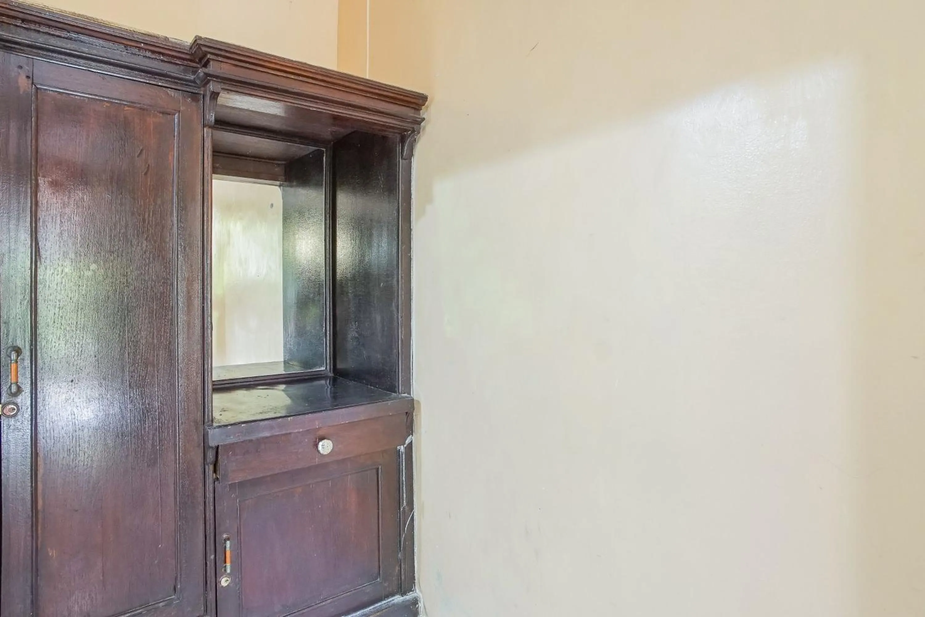 Decorative detail in Mahendra Beach Inn