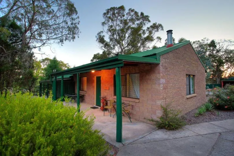 Property building in Murray Gardens Motel