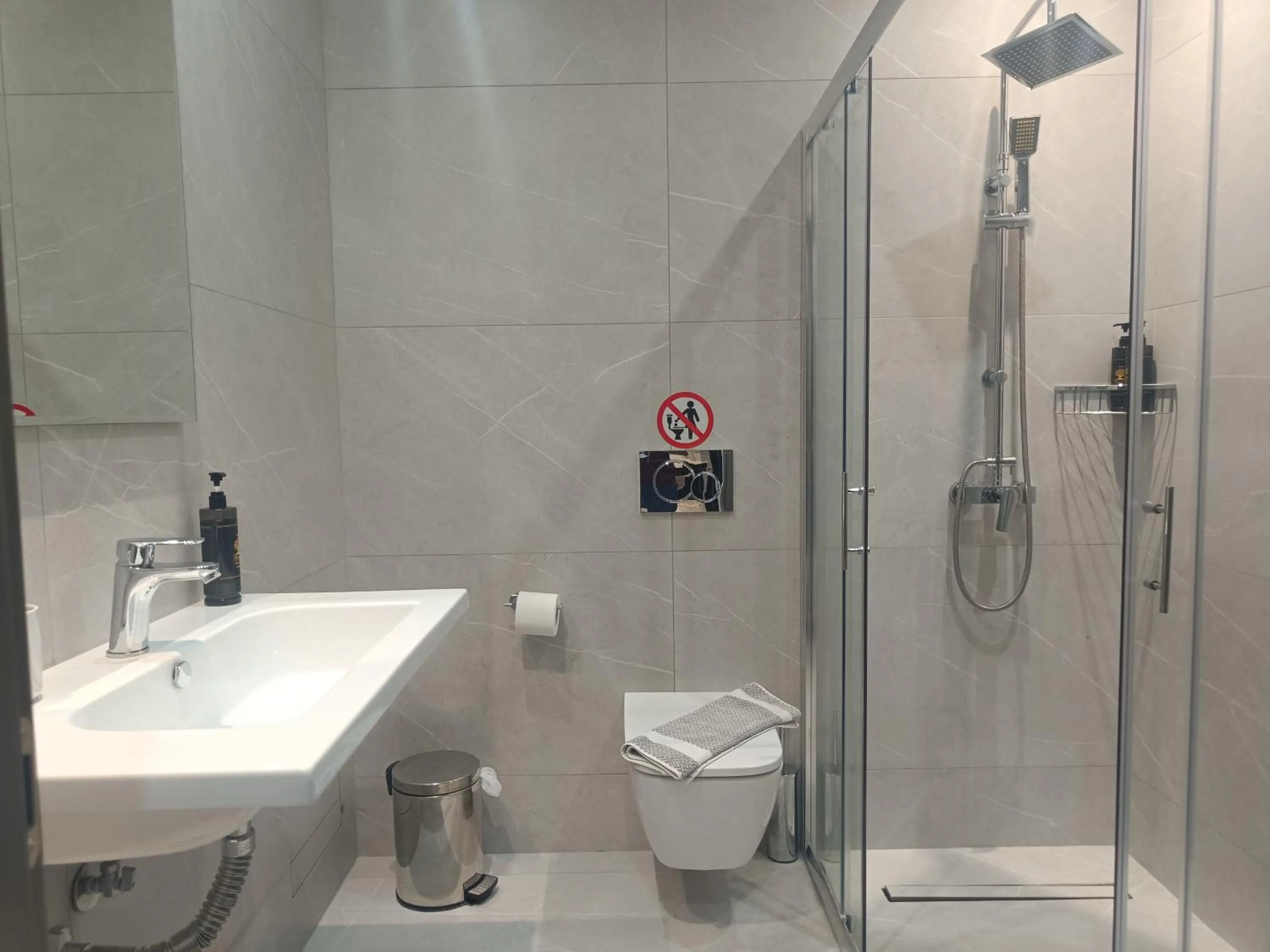 Oikos 9 Rooms and Suites