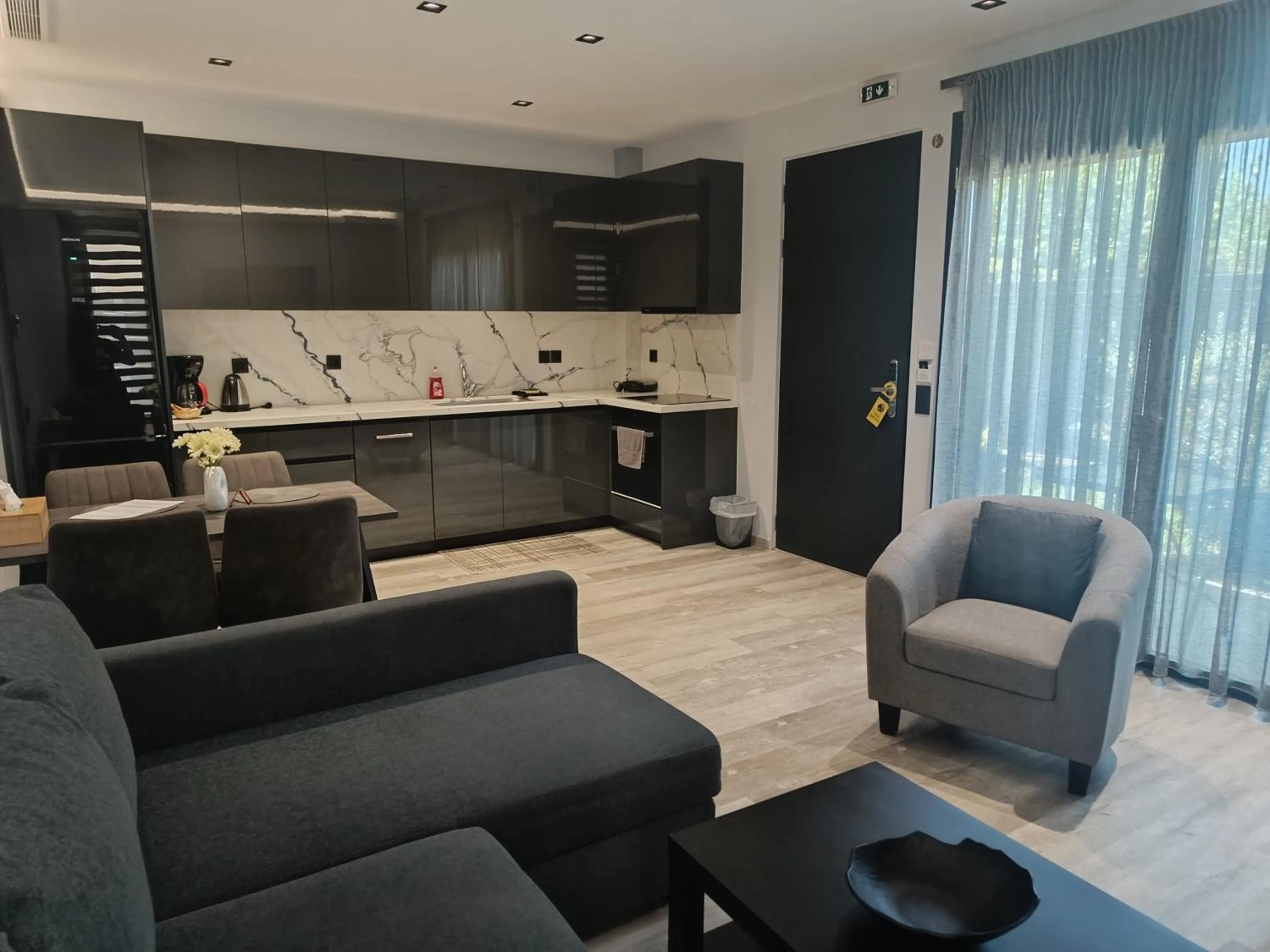 Oikos 9 Rooms and Suites