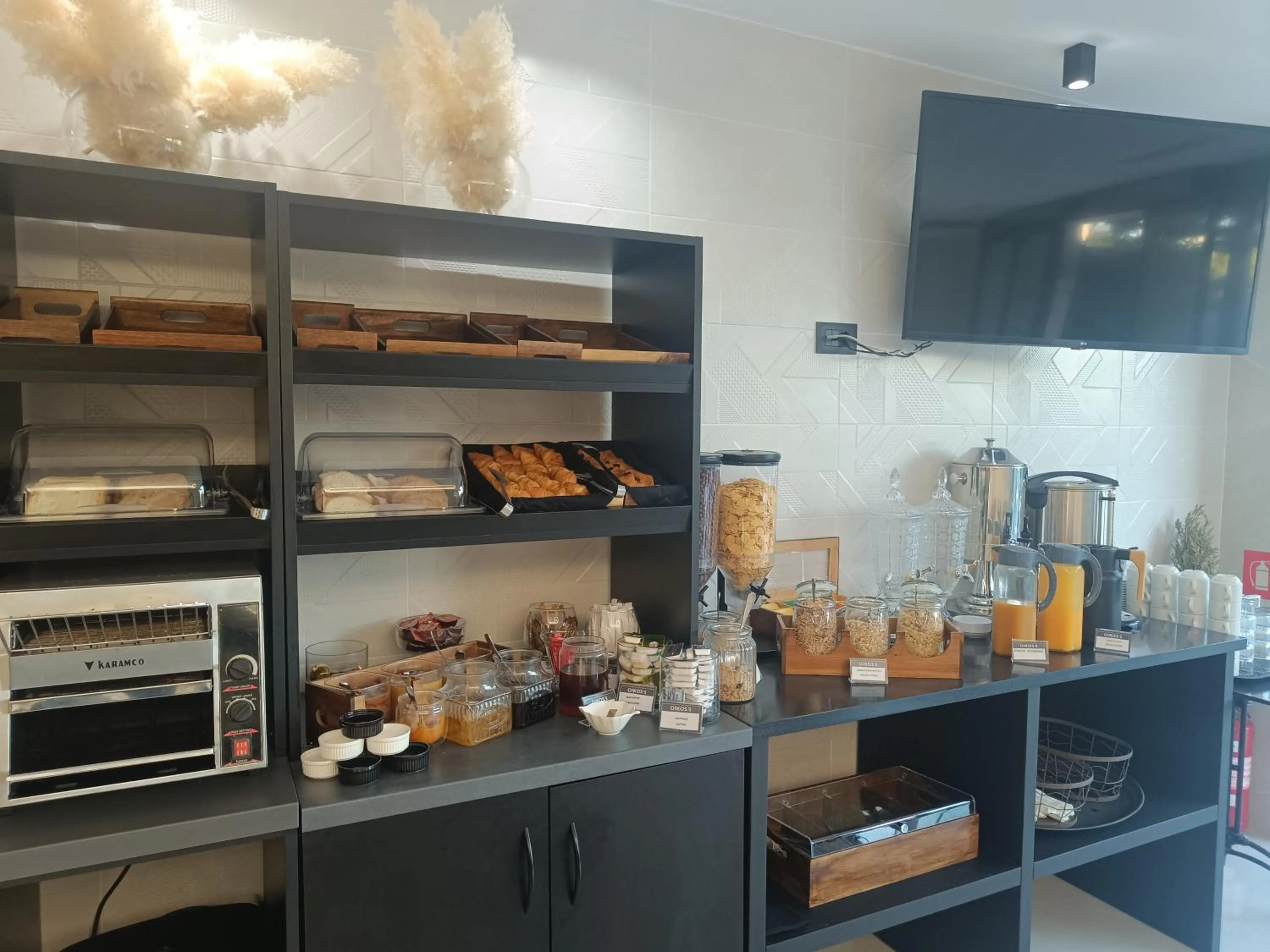 Oikos 9 Rooms and Suites