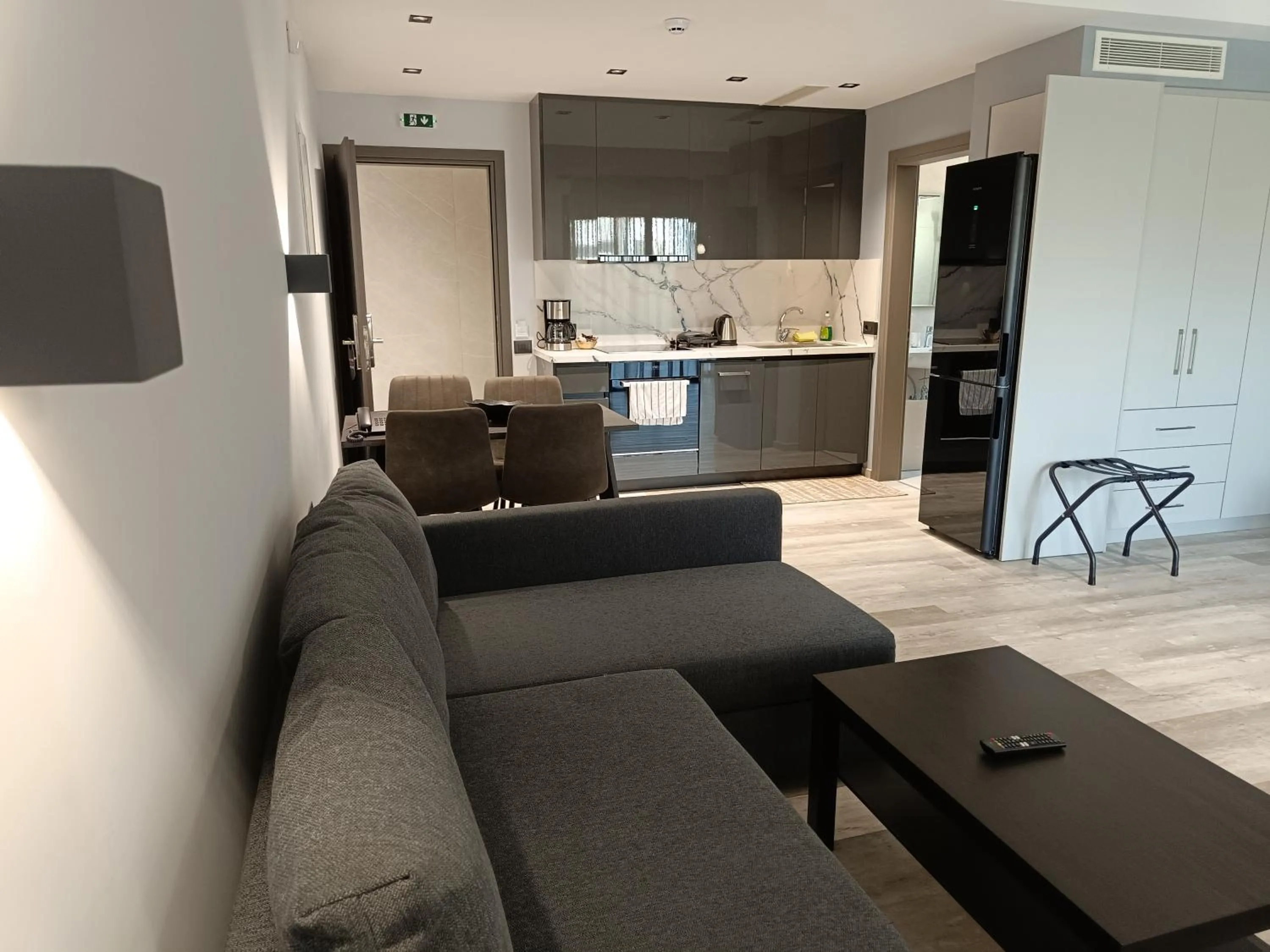 Oikos 9 Rooms and Suites